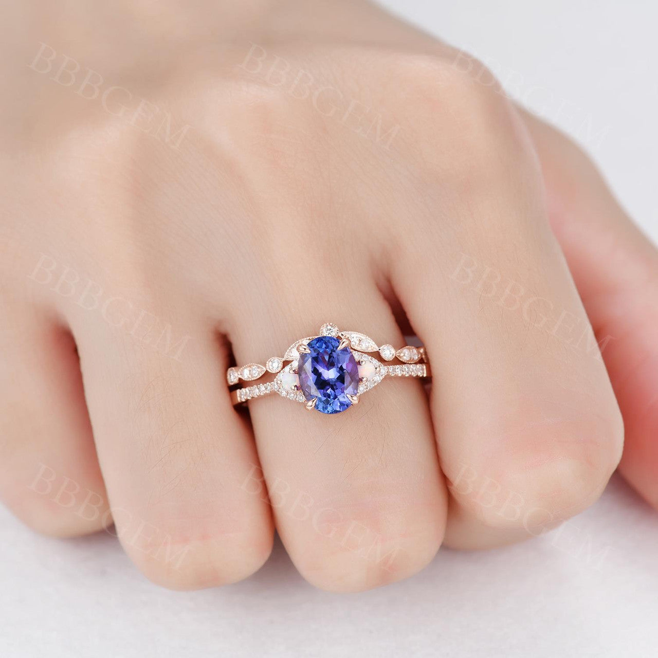 Exquisite Oval Tanzanite Engagement Ring in Rose Gold with Diamond Accents - Art Deco Eternity Band for Weddings, Anniversaries & Special Occasions