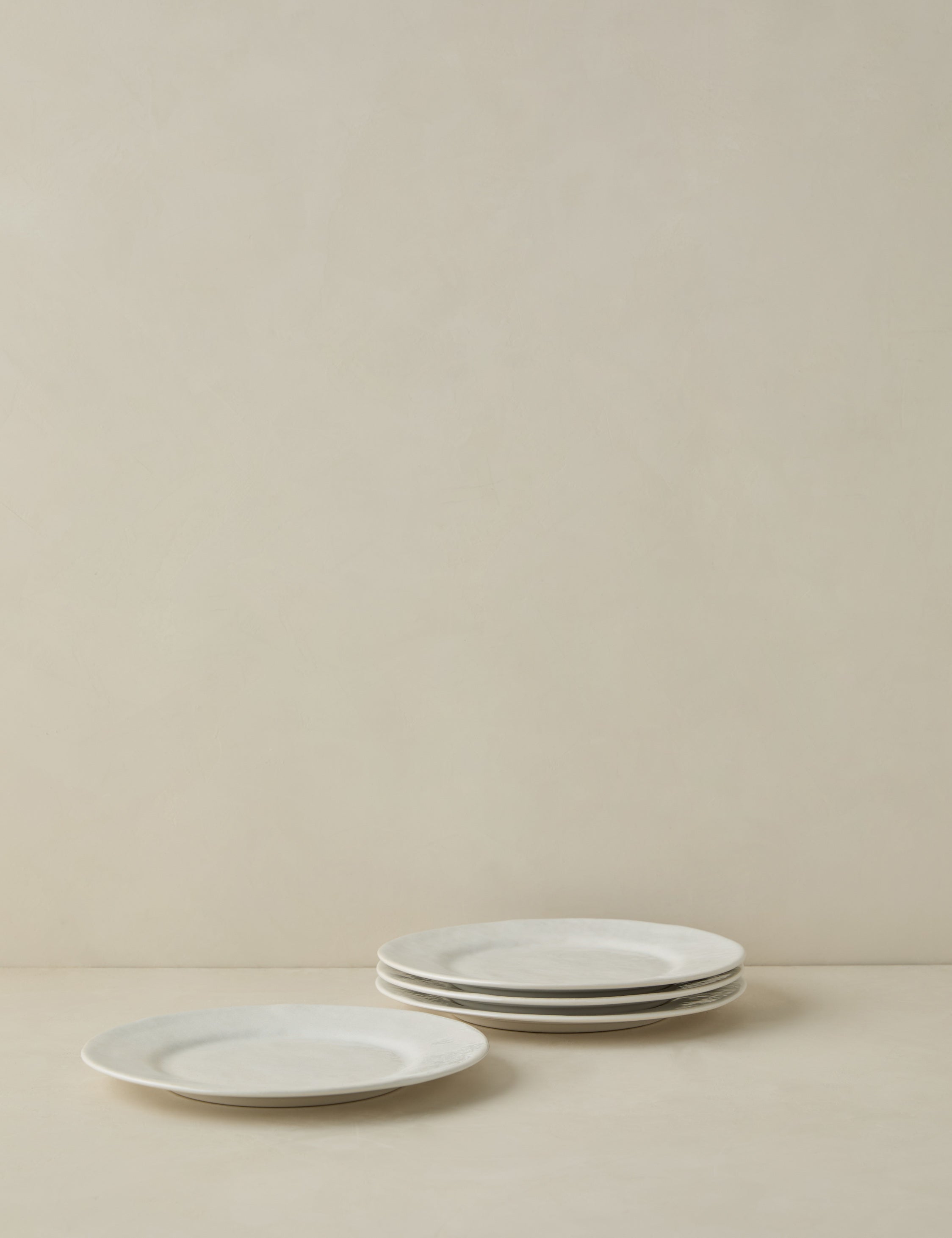Geneva Stoneware Dinnerware Set - Elegant & Durable Ceramic Plates, Bowls & Mugs for Everyday Use - Perfect for Family Dinners, Entertaining Guests & Restaurant-Style Dining at Home