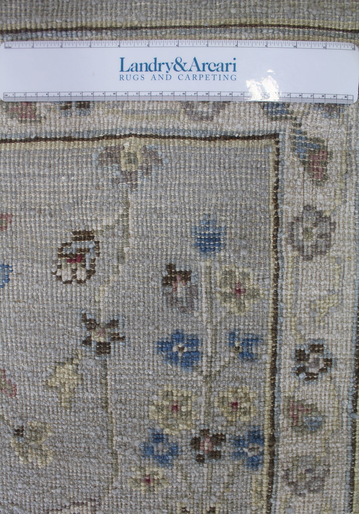 Handwoven Agra Palmette Transitional Area Rug - J62749 - Perfect for Living Room, Bedroom, or Dining Room Décor