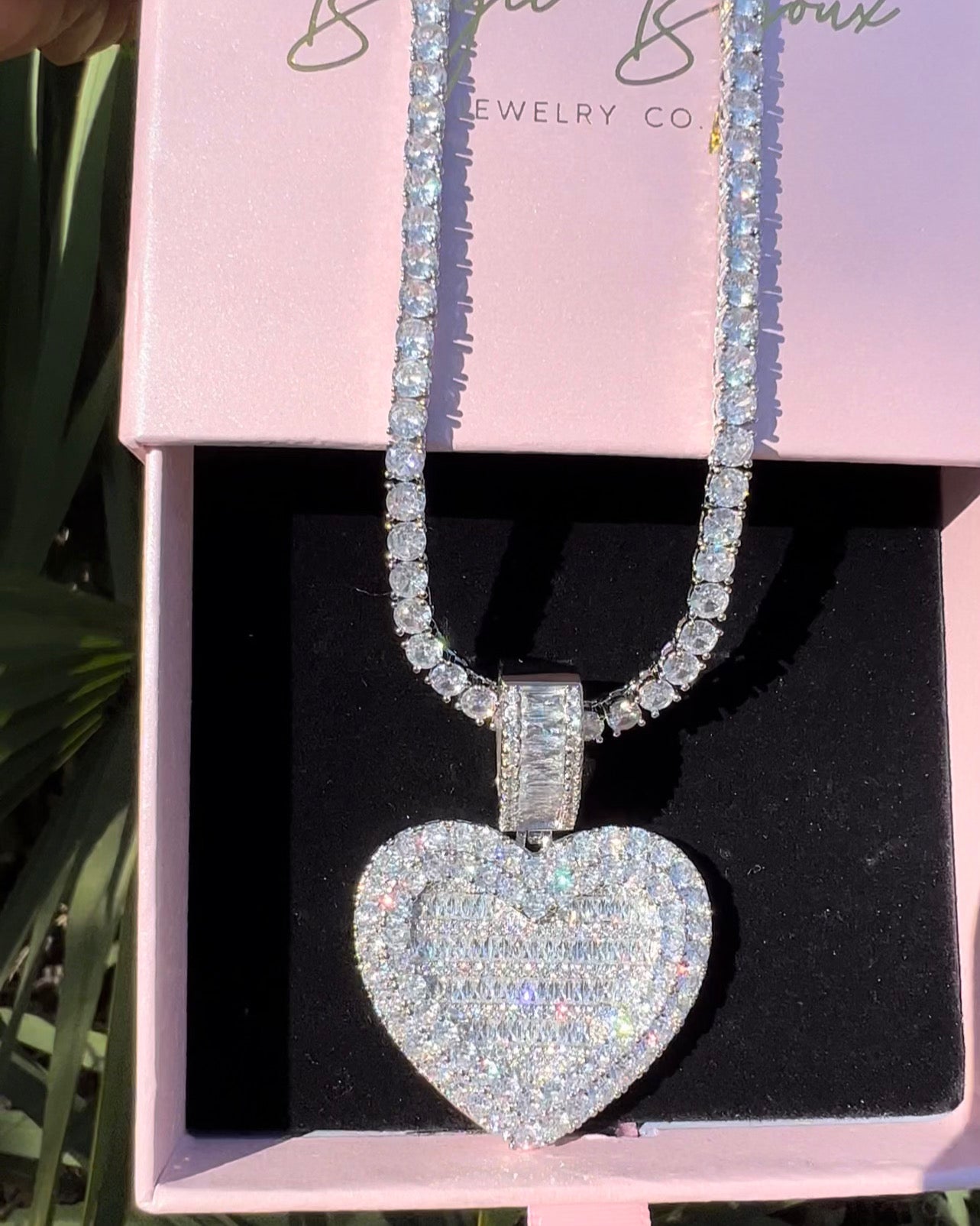Heart Photo Locket Necklace - Personalized Engravable Keepsake Jewelry for Loved Ones | Perfect for Anniversaries, Valentine's Day & Memorial Gifts