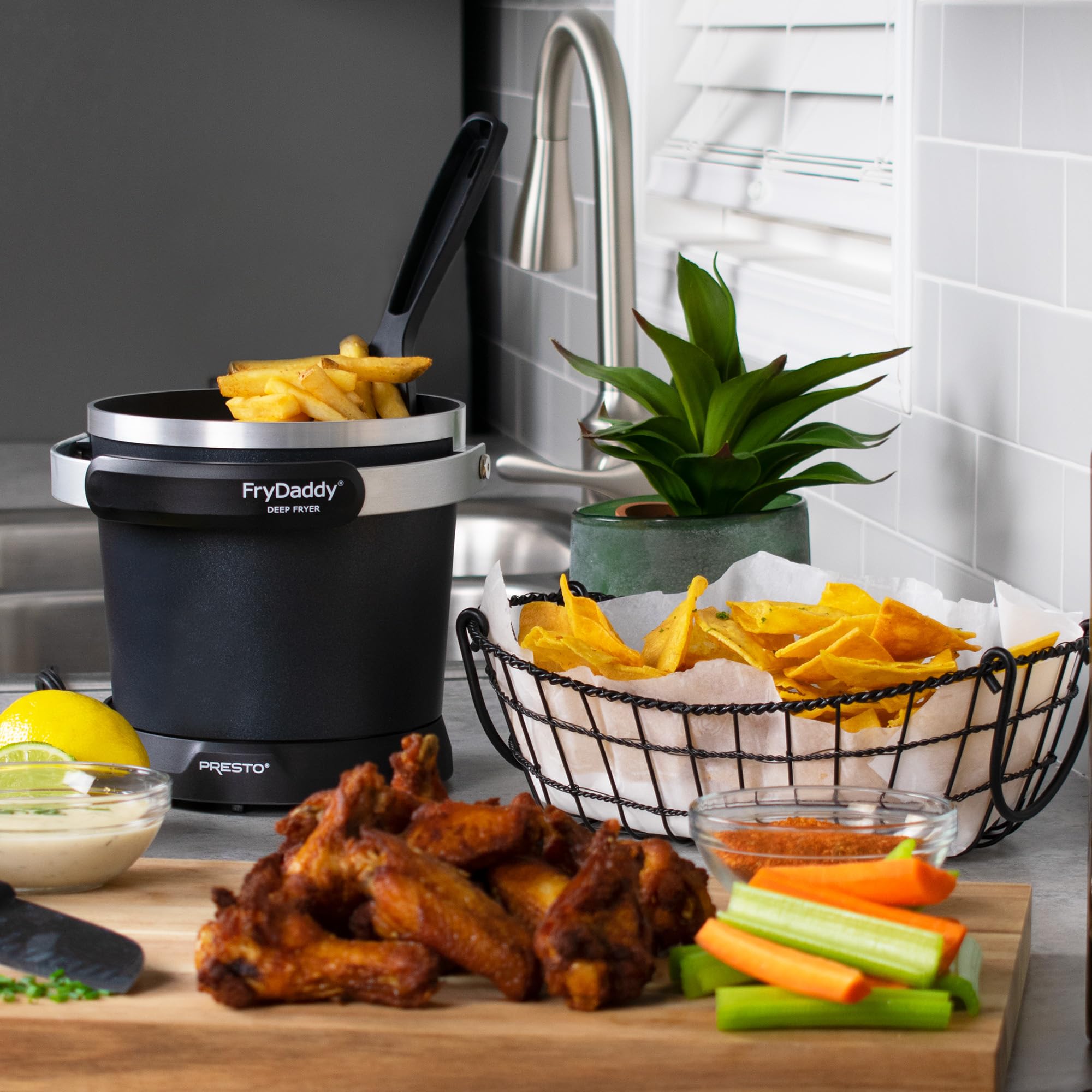 Presto 05420 FryDaddy Electric Deep Fryer - 3-Cup Capacity, Fast Oil Heating, Compact Design for Home Kitchen - Perfect for Frying Chicken, French Fries, Onion Rings & More