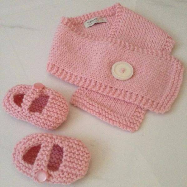 Stylish Button Scarf & Adorable Baby Mary Jane Shoes - Perfect for Winter Outfits & Special Occasions