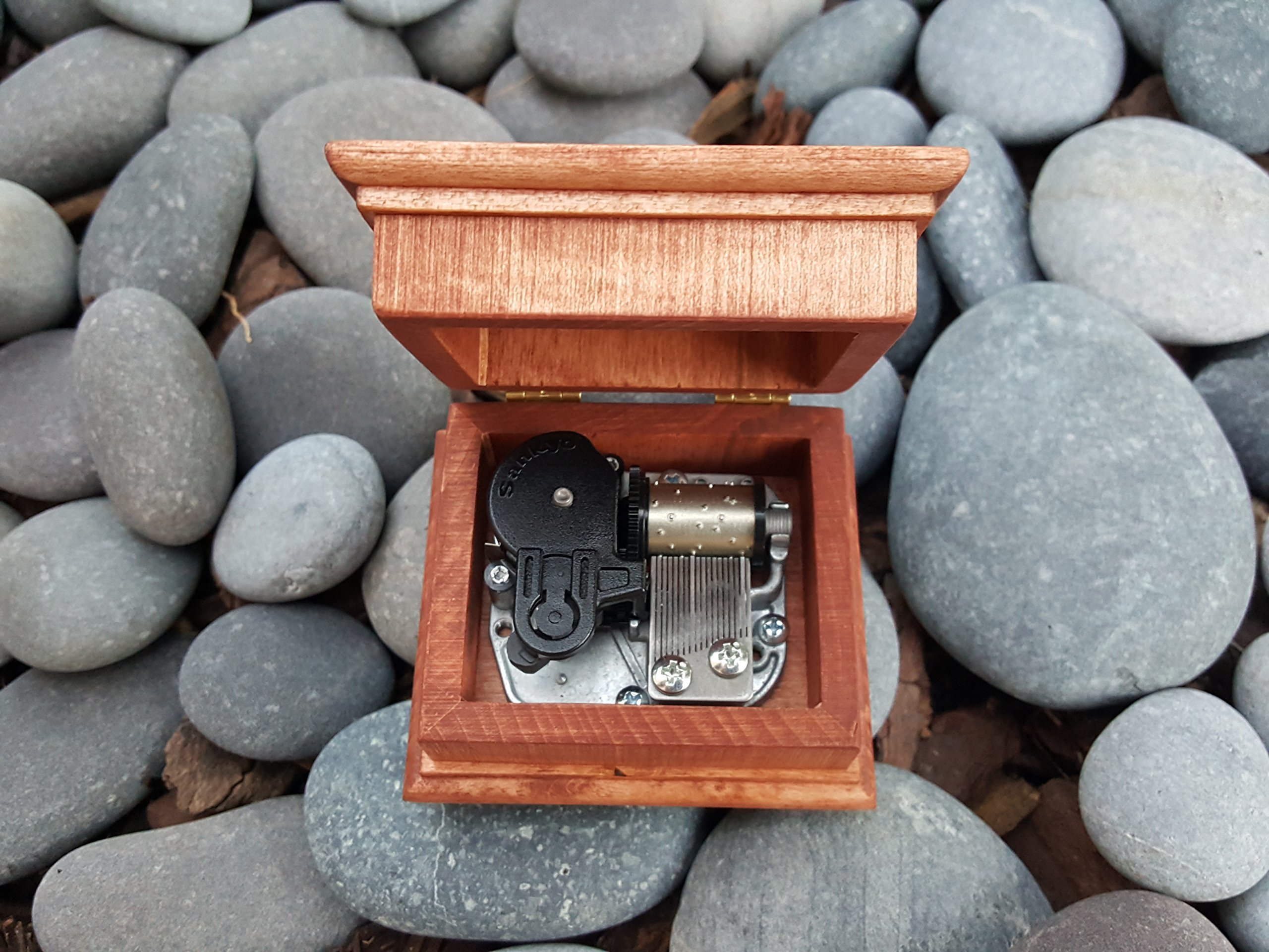 Custom Handmade Music Box - Personalized Gift for Mom, Graduation, Family - SimplyCoolGifts - Perfect for Anniversaries, Weddings & Special Occasions