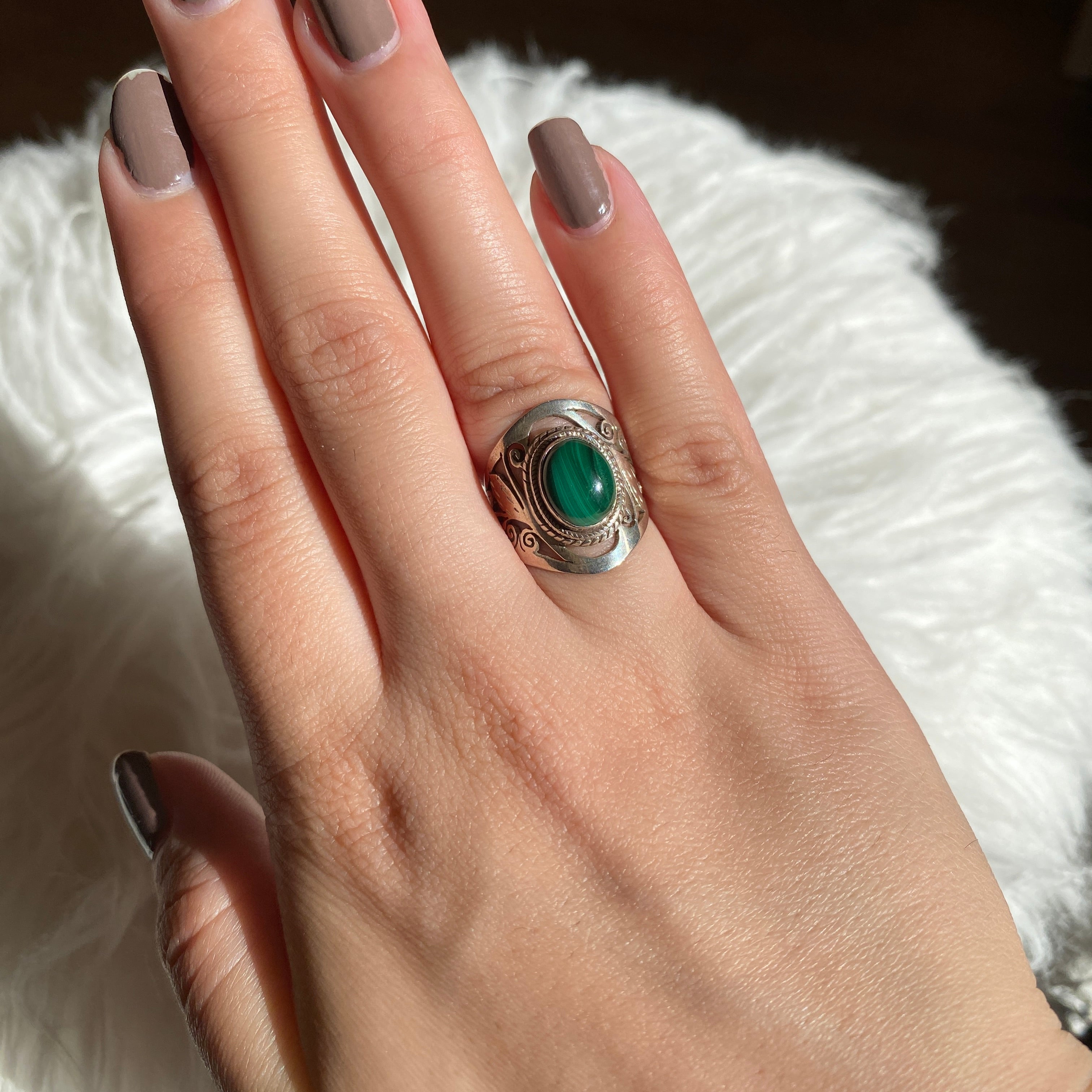 Malachite Oval Cabochon Ring with Detailed Banding - Size 6 - KRGJ340 - Perfect for Boho Jewelry, Gift Giving & Special Occasions