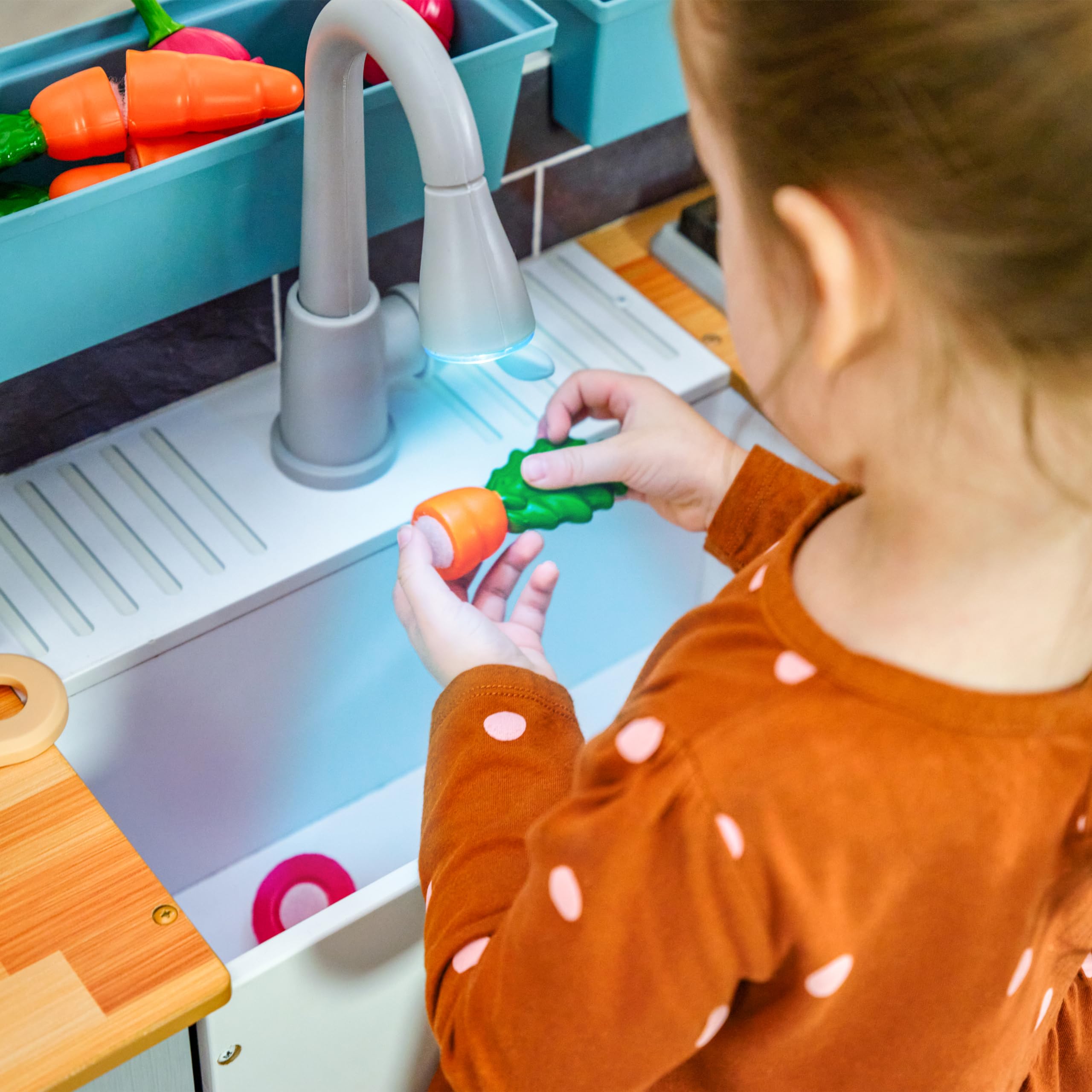 KidKraft Wooden Farm to Table Play Kitchen Set with Lights, Sounds & 17 Accessories - Interactive Pretend Play Toy for Toddlers | Perfect for Imaginative Cooking Games & Early Childhood Development