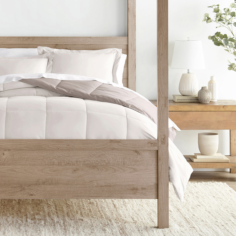 Reversible Down Alternative Comforter Set - All-Season Hypoallergenic Bedding for Queen/King Size - Perfect for Cozy Nights & Guest Rooms