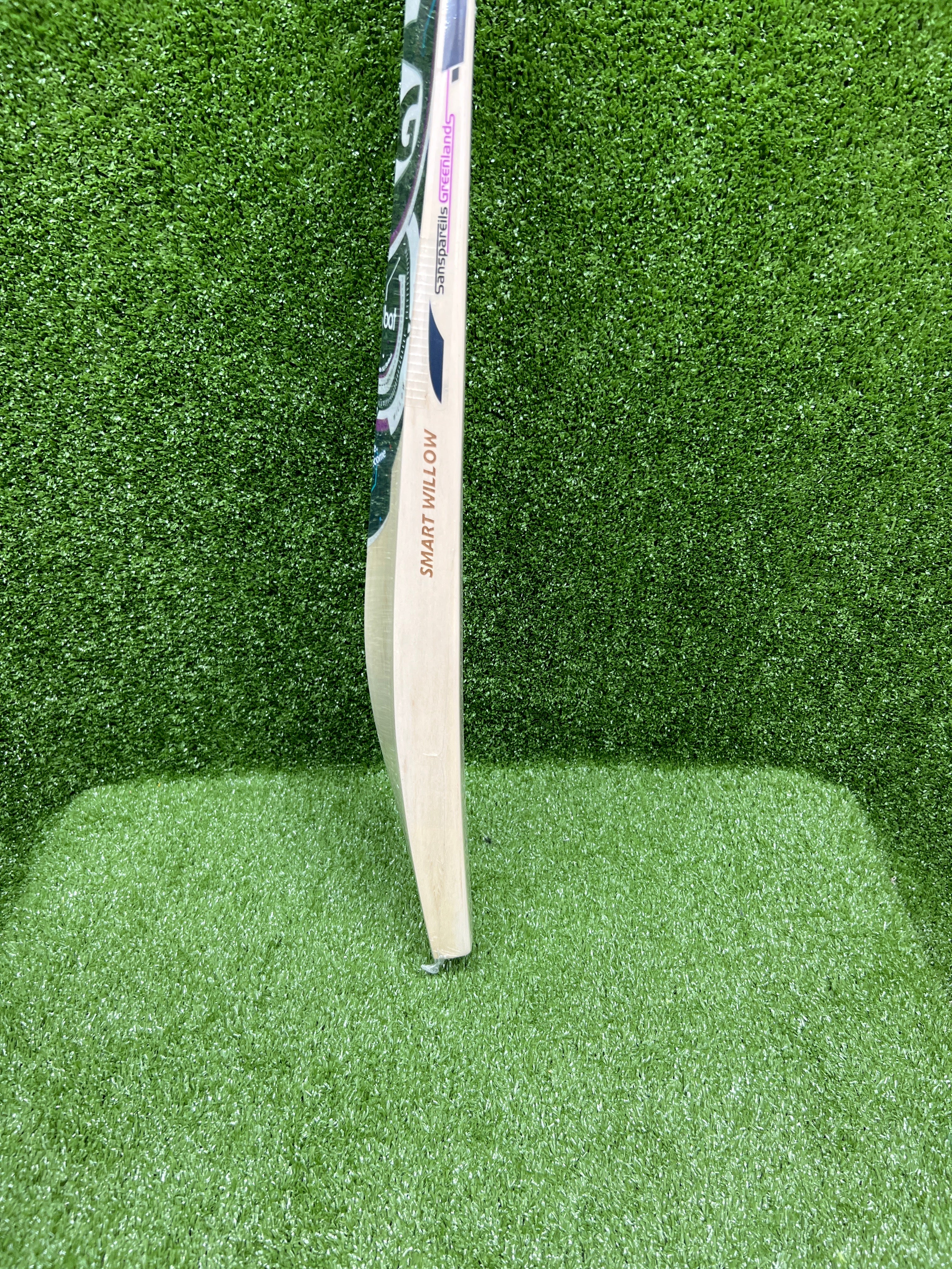 Premium SG Smart English Willow Cricket Bat - Lightweight & Durable for Professional Matches & Training - Perfect for Cricket Enthusiasts & Club Players