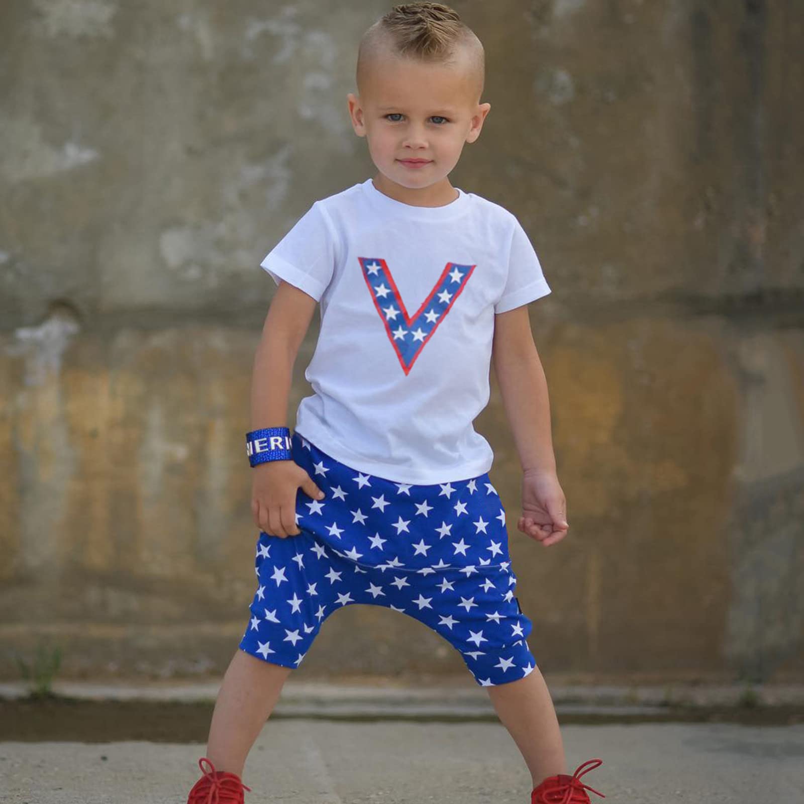 Fashionable Star Print Toddler Short Sleeve T-Shirt & Shorts Outfit Set for Boys Girls - Size 6 - White | Perfect for Playdates, Summer Activities & Casual Wear