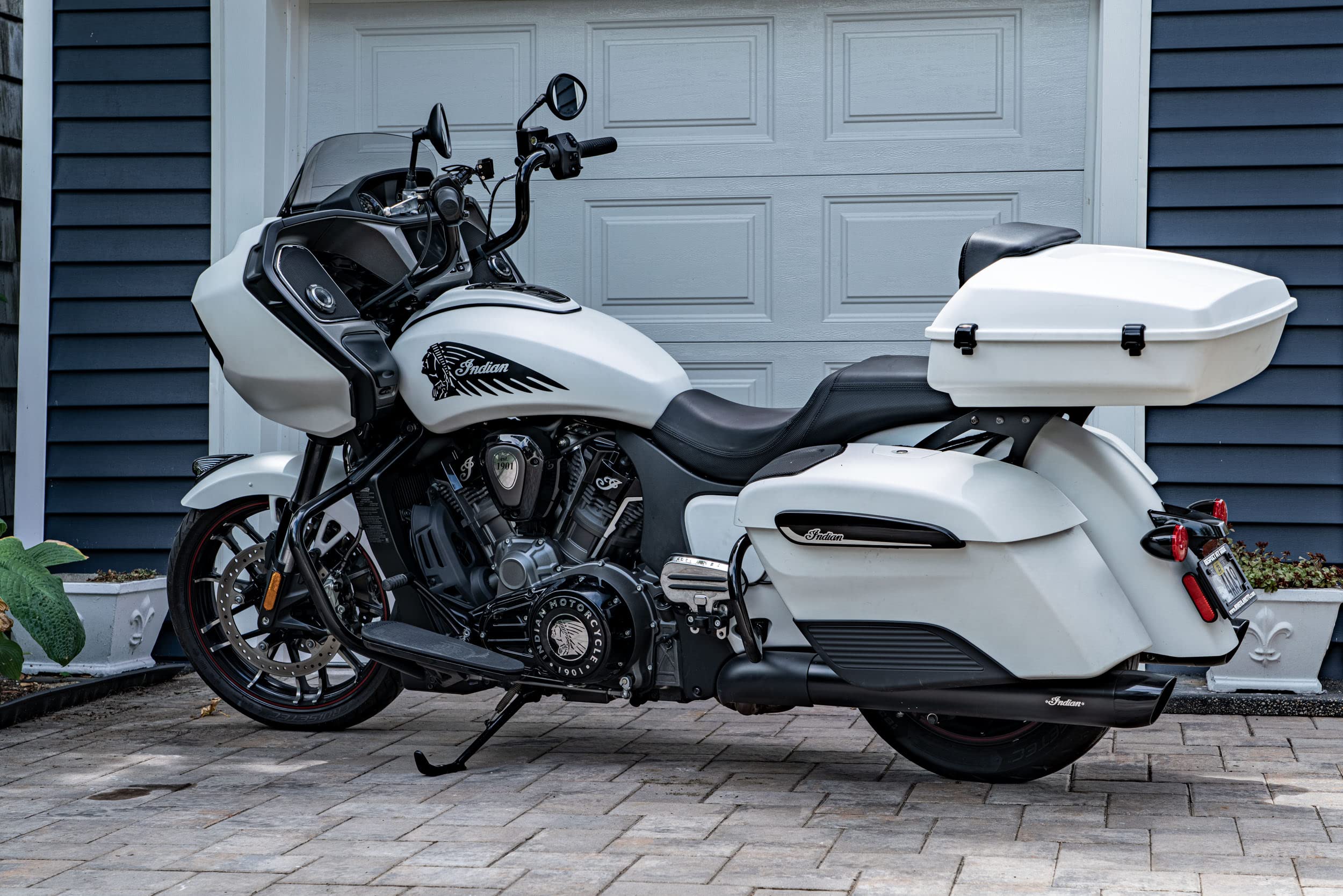 Nuzari Premium Waterproof Motorcycle Cover for Outdoor Storage - Heavy Duty Harley Davidson Bike Cover - XXL Motorcycle Accessories for Travel & Long-Term Protection
