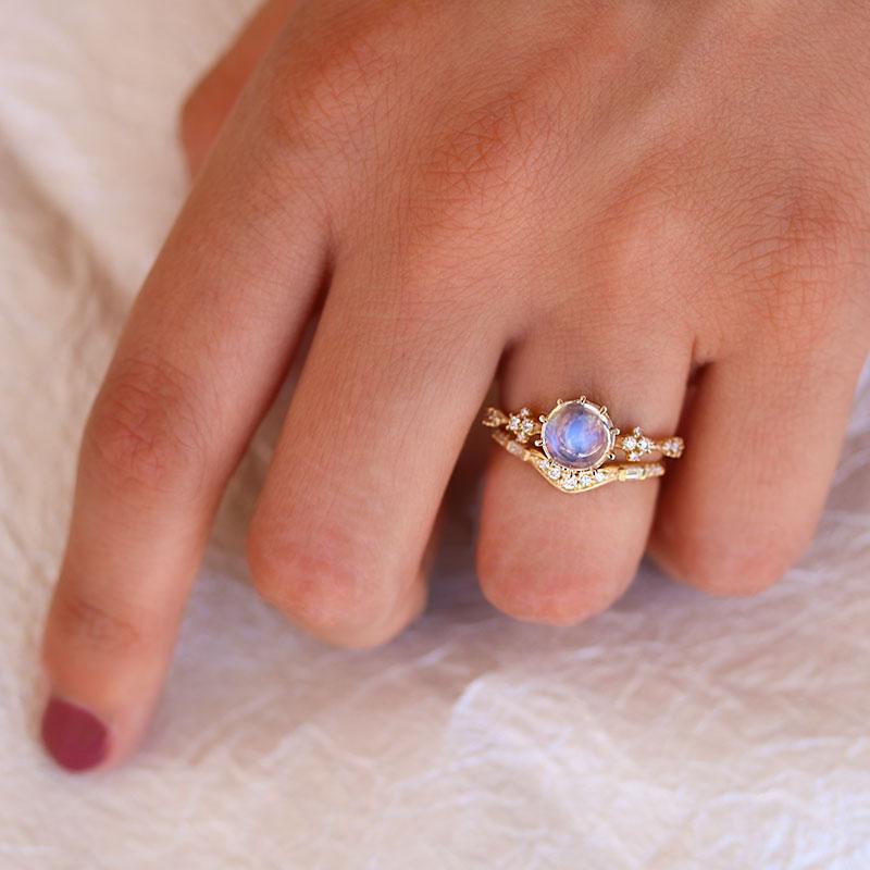 Moonstone Oracle Ring for Women - Elegant Twinkling Crystal Jewelry for Divination, Meditation & Spiritual Healing | Perfect for Psychic Readings & Energy Work