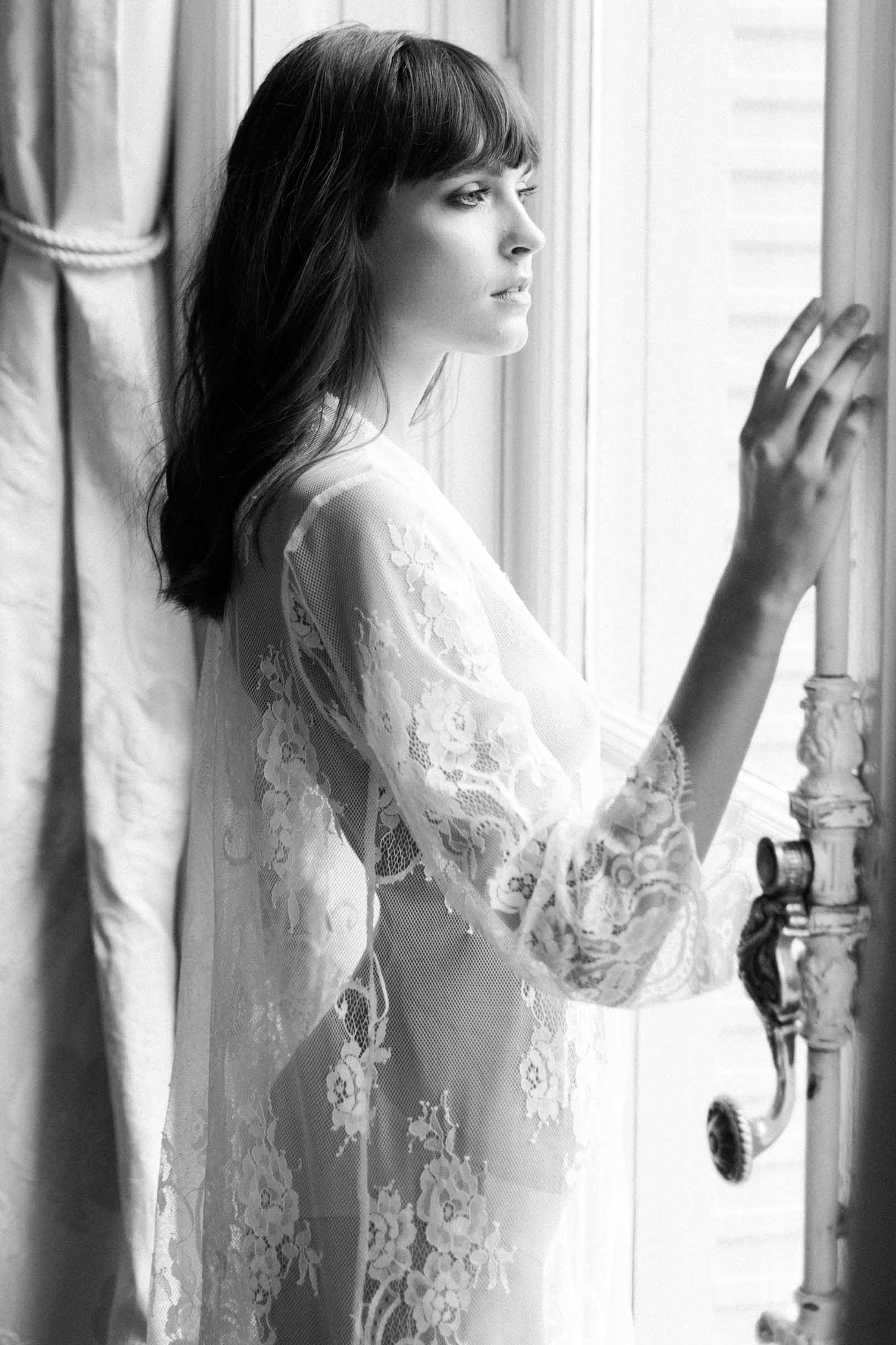 Ivory Lace Bridal Robe for Women - Elegant Boudoir Wedding Nightgown & Honeymoon Lingerie - Perfect for Bridal Shower, Photoshoot, and Romantic Occasions