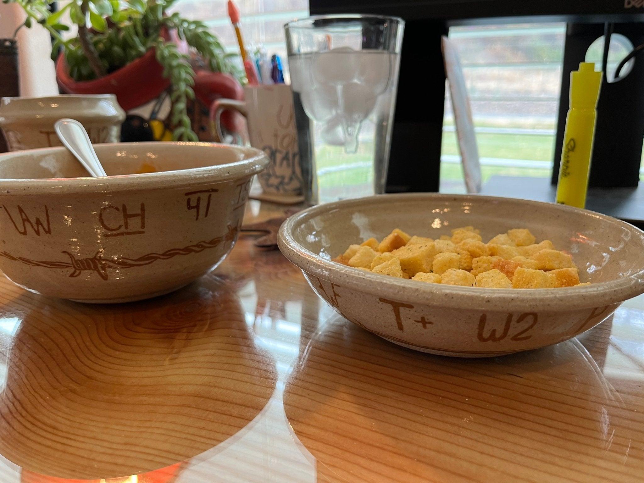 Blue Mountain Brands Premium Snack Bowl - 16oz Durable Plastic Serving Bowl for Chips, Nuts, Popcorn - Perfect for Parties, Movie Nights & Family Gatherings