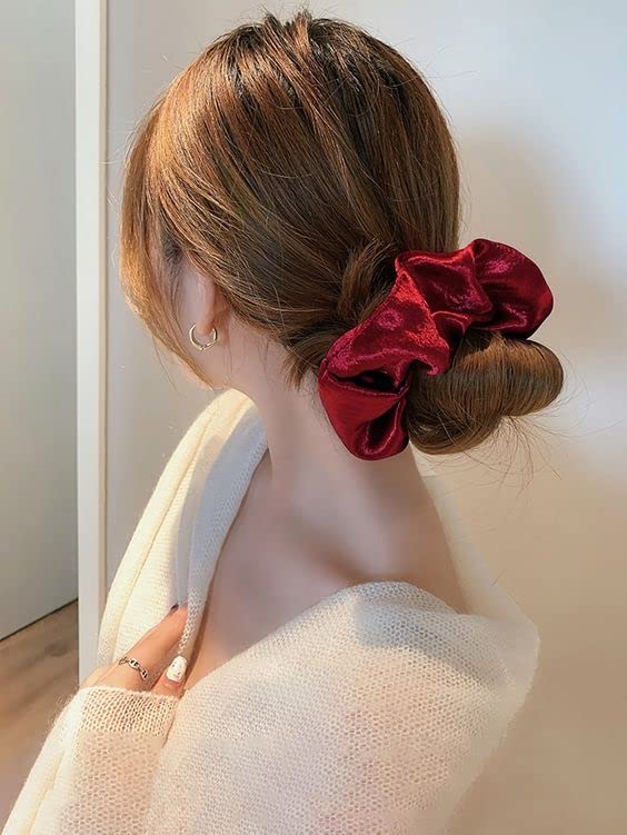 Avirons Premium Satin Silk Scrunchies for Women - 5 Pack Hair Ties for Less Hair Breakage, Soft Hair Bands for Girls - Perfect Gift for Mom, Sister & Girlfriend | Great for Work, Gym, and Everyday Use