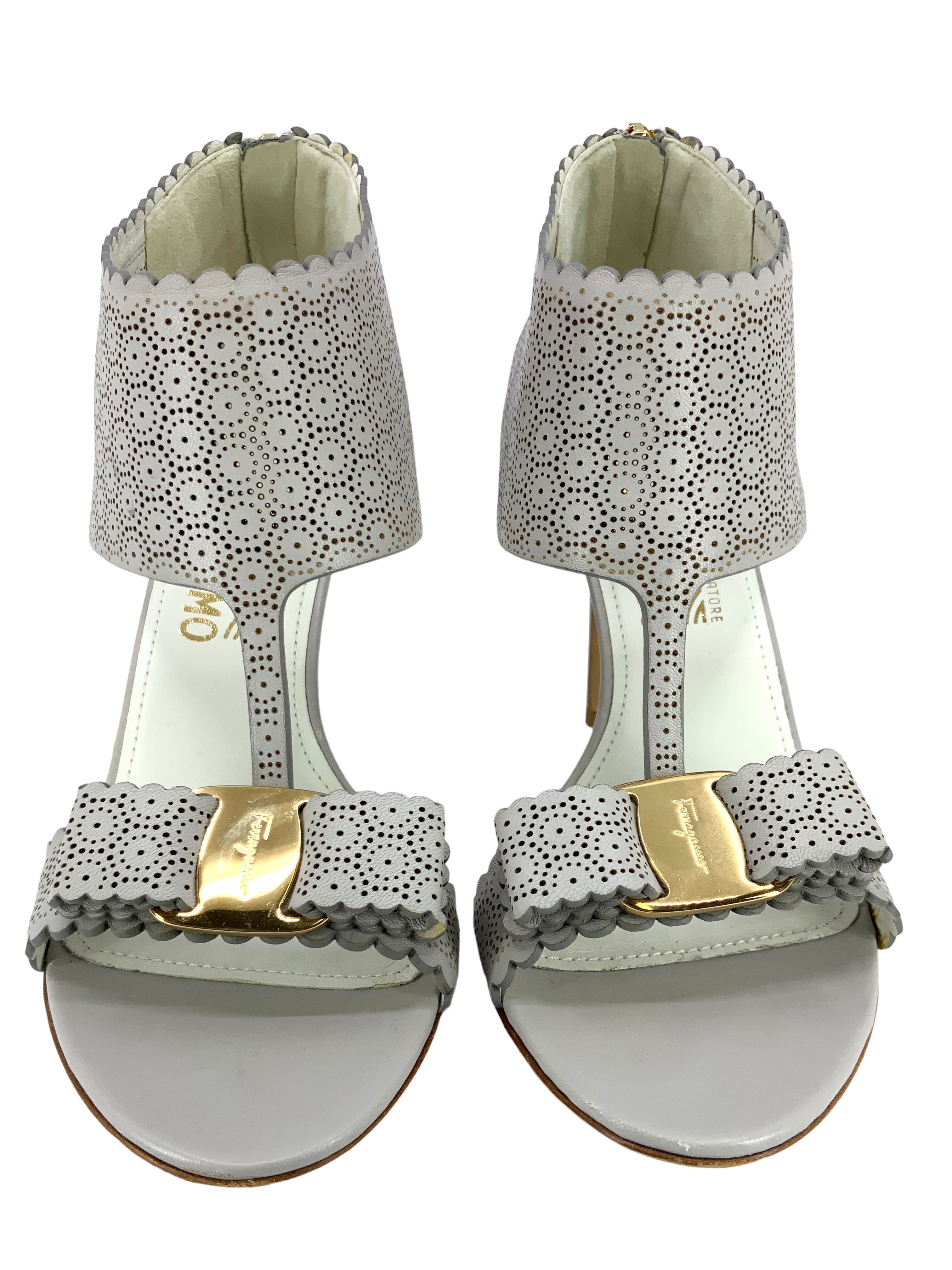 Salvatore Ferragamo Vara Bow Leather Sandals Women Size 7.5 - Elegant Dress Shoes for Weddings, Parties & Office Wear