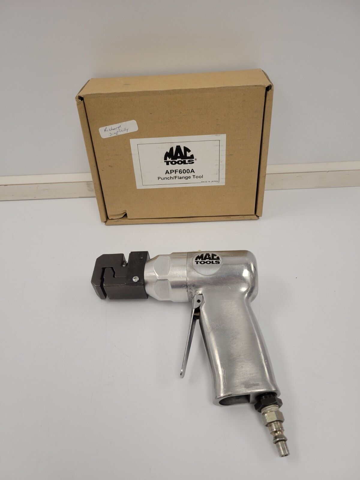 Mac Tools APF600A Punch and Flange Air Tool - Professional Metalworking & Automotive Repair for DIY and Shop Use
