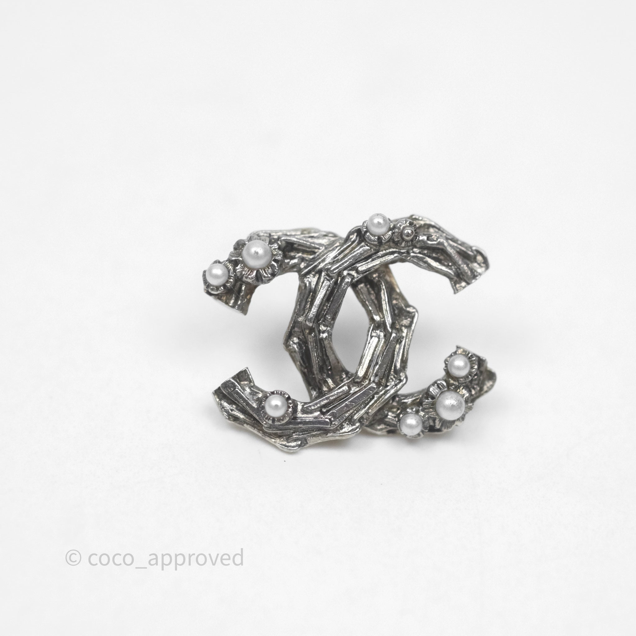 Chanel CC Pearl Earrings in Ruthenium Tone - Luxury Fashion Jewelry for Women | Perfect for Parties, Weddings & Special Occasions