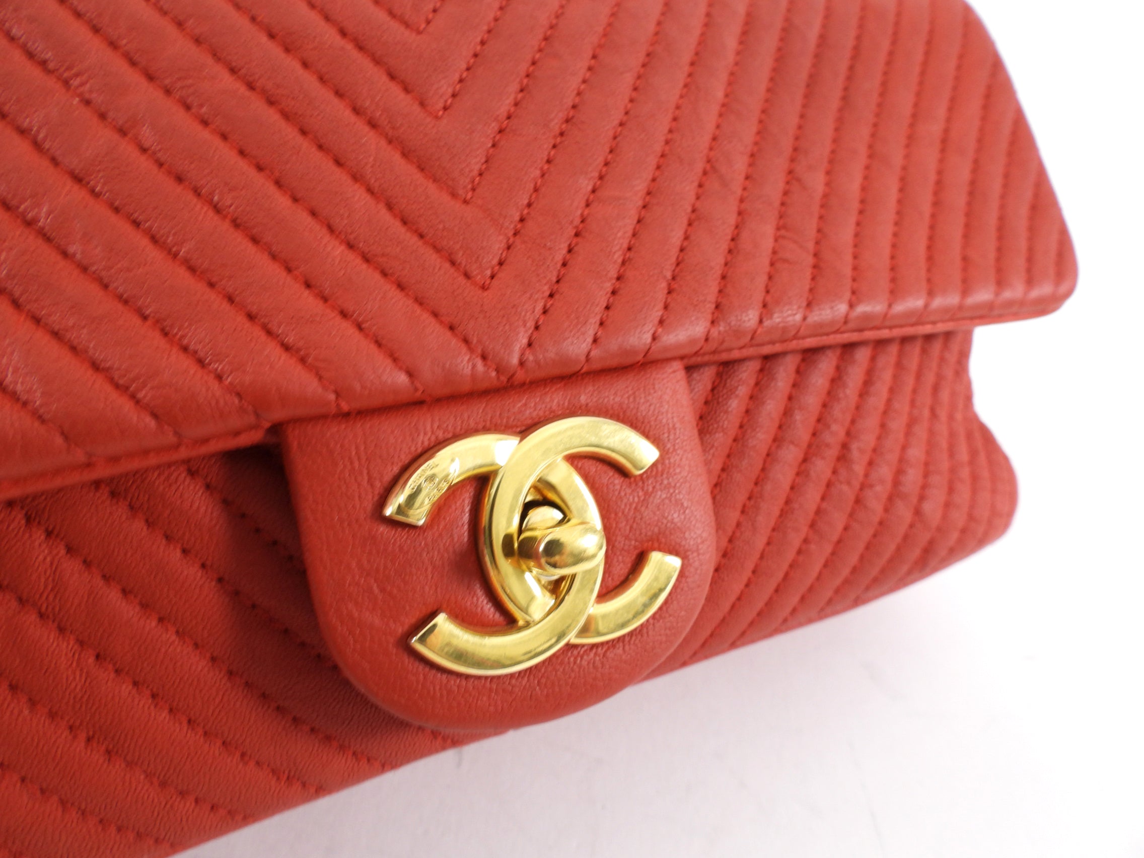 Chanel Chevron Quilted Small Flap Bag in Red - Luxury Crossbody Purse for Women, Perfect for Date Night & Special Occasions