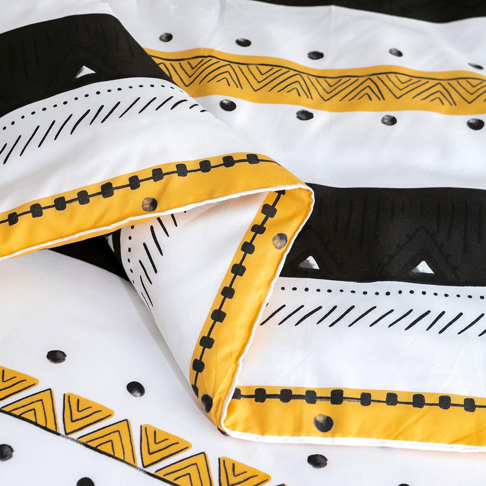 EAVD Modern Geometric Comforter Set Twin XL - Soft Microfiber Black & Yellow Reversible Bedding - All-Season Lightweight Comforter with 2 Pillowcases - Perfect for Kids, Teens & Guest Rooms - Geometric Pattern Home Decor for Modern Bedrooms