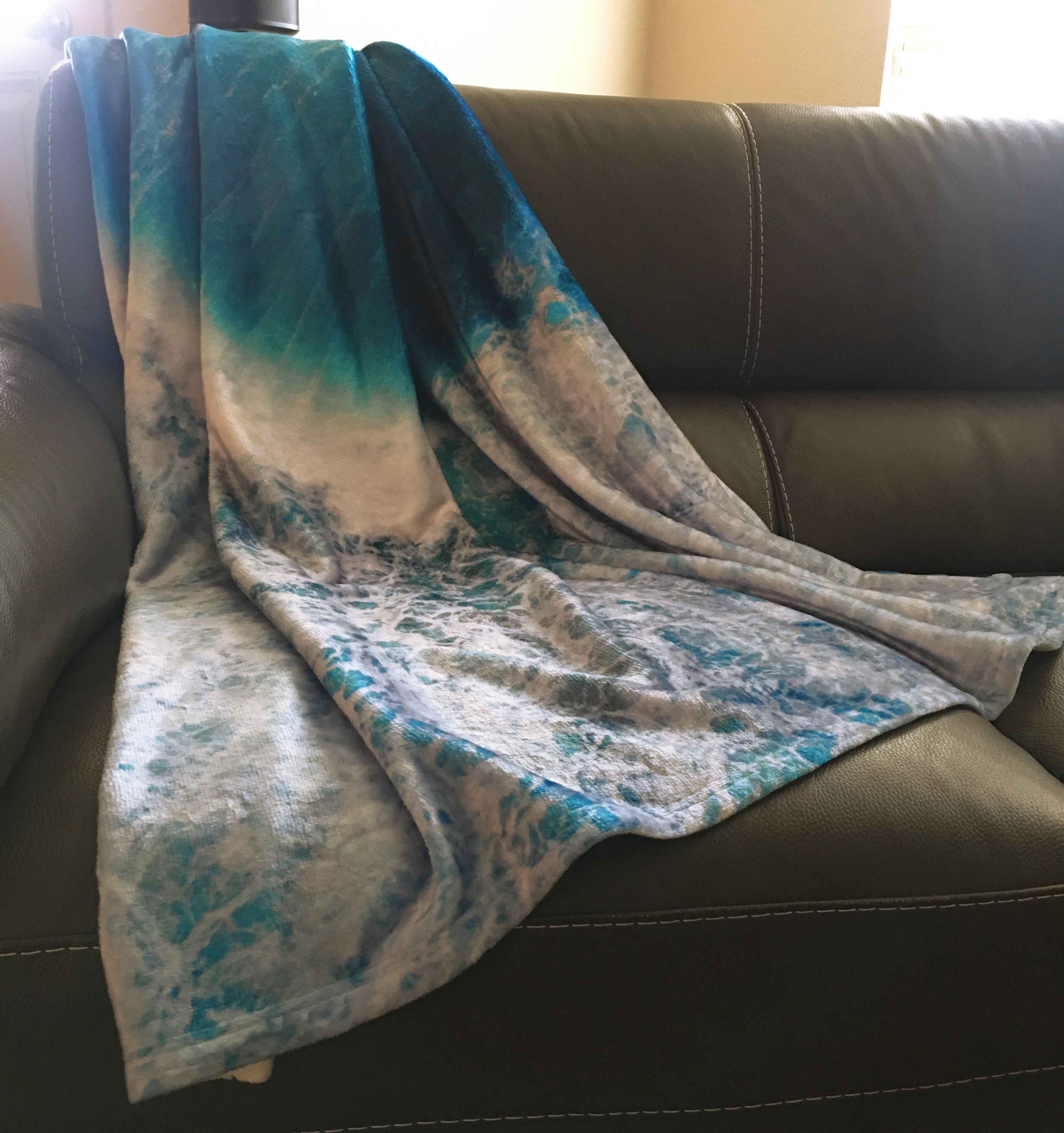 Soft & Cozy Wave Throw Blanket - Lightweight & Warm for Couch, Bed, or Outdoor Use - Perfect for Lounging, Camping, and Gifts