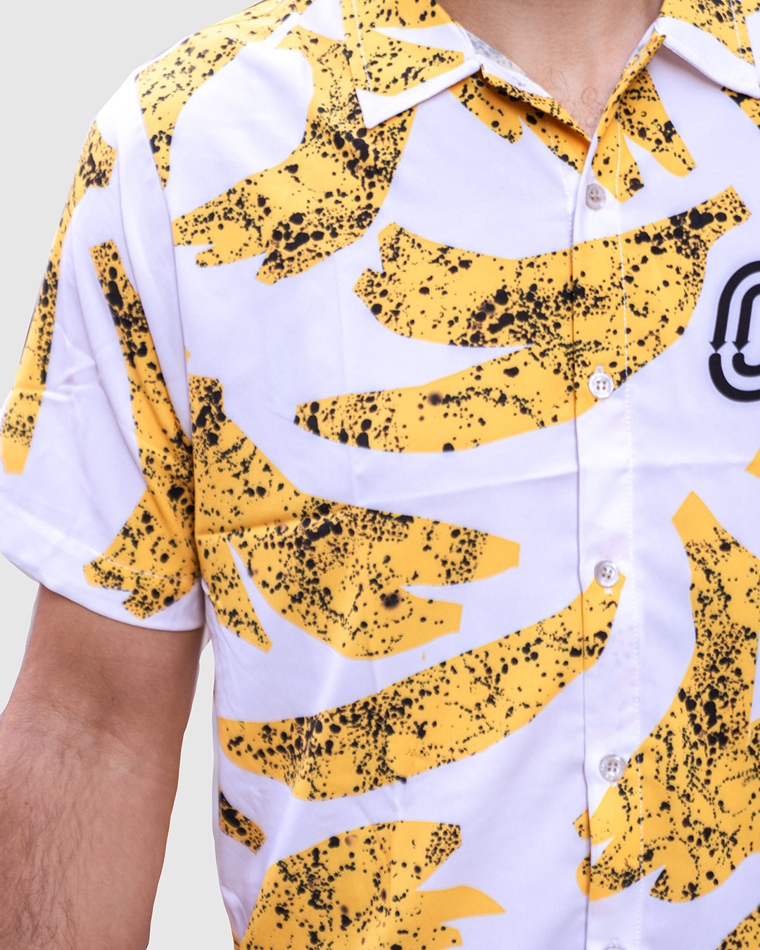 Stylish Banana Resort Shirt for Men - Tropical Hawaiian Aloha Shirt with Short Sleeves - Perfect for Beach Vacation, Summer Party & Casual Wear
