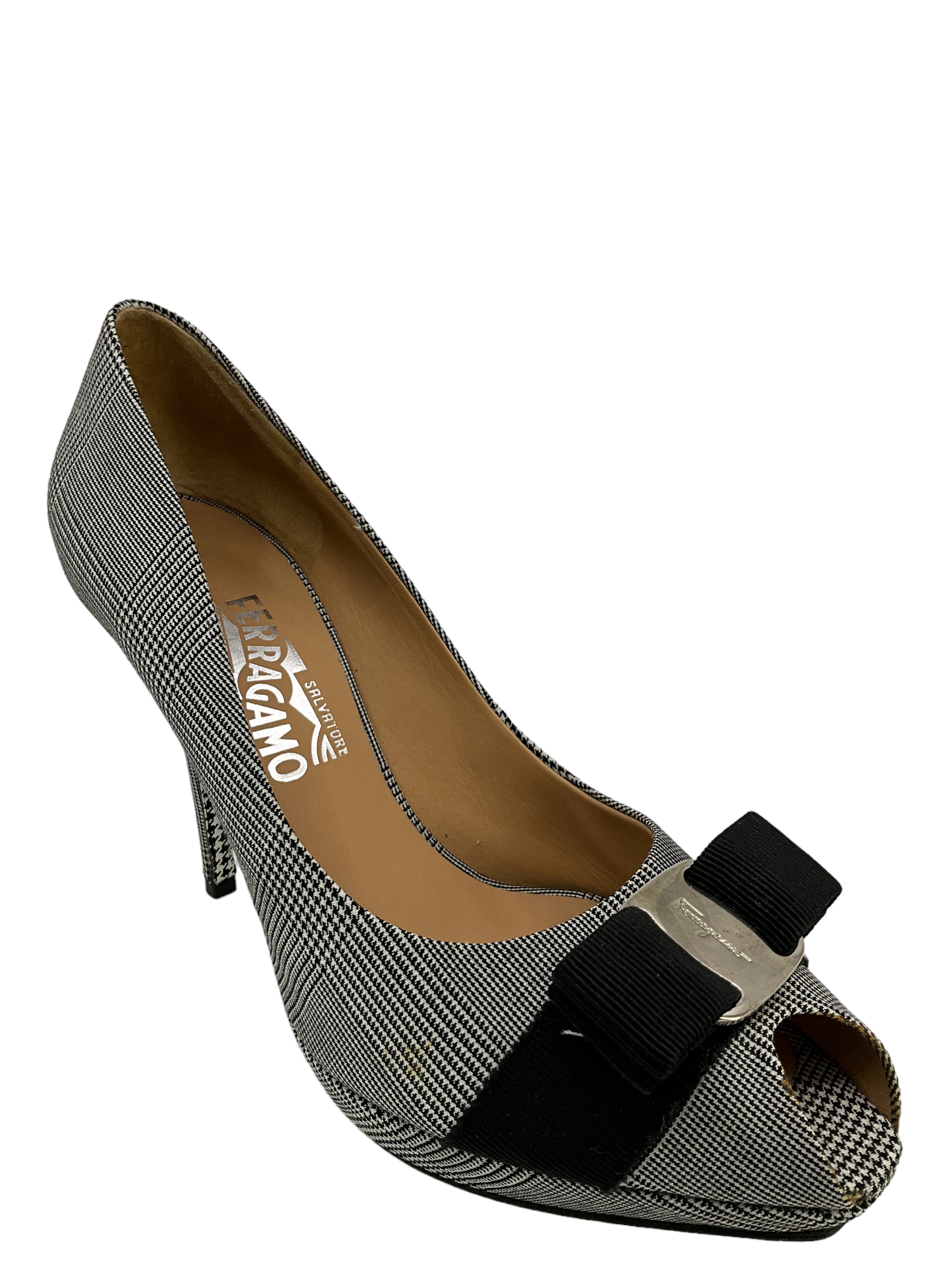 Salvatore Ferragamo Women's Houndstooth Print Bow Pumps Size 7.5 - Elegant Dress Shoes for Office, Party & Special Occasions