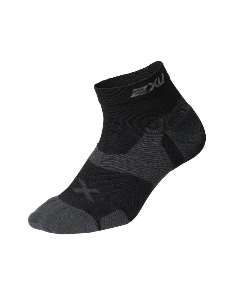 2XU Compression Socks for Men & Women - Medical Grade Graduated Support (Quarter Crew Length) - Ideal for Running, Travel & Recovery