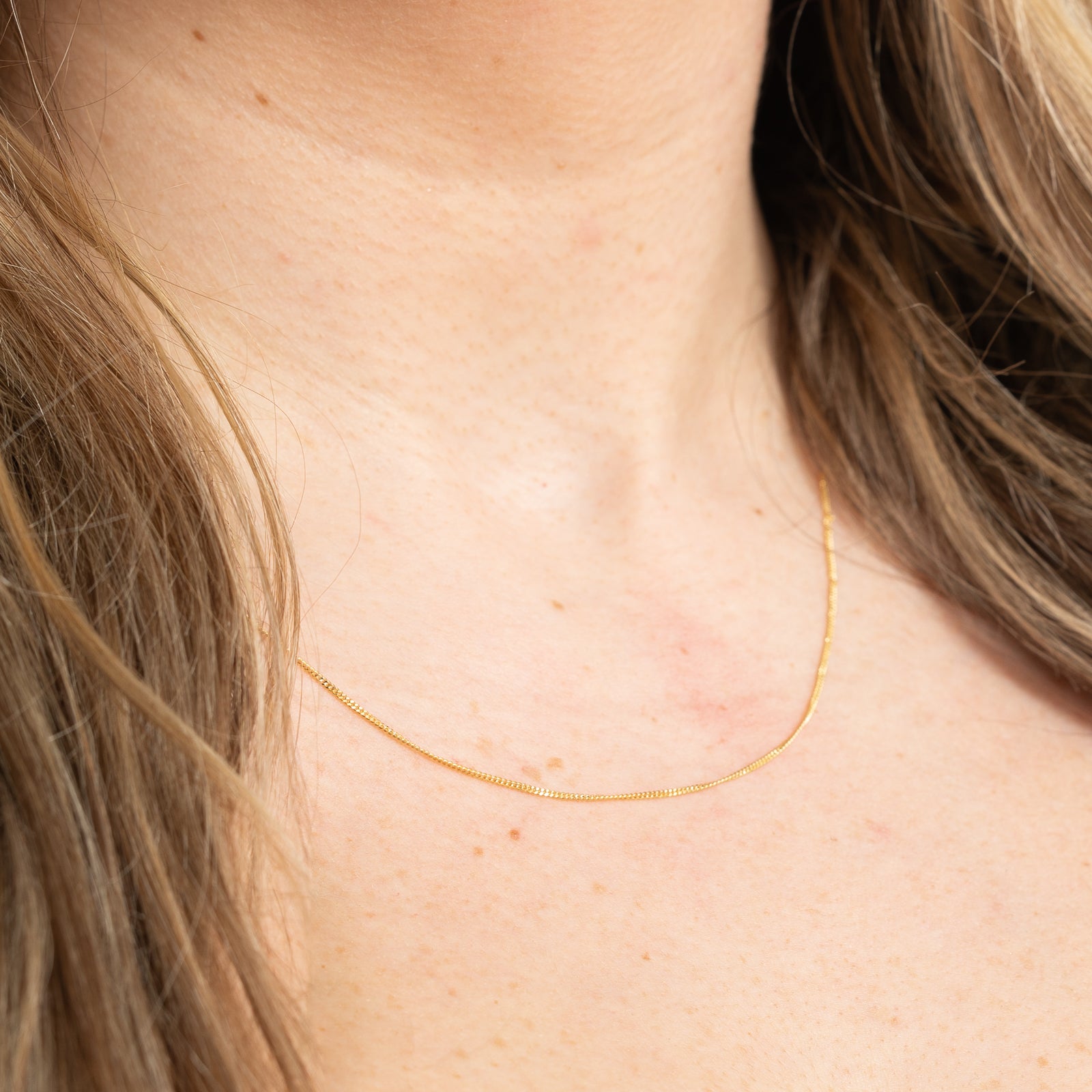 14K Yellow Gold Curb Link Chain Necklace - 1.04mm Thin & Dainty - 18 Inches - Perfect for Layering, Everyday Wear & Gift Giving