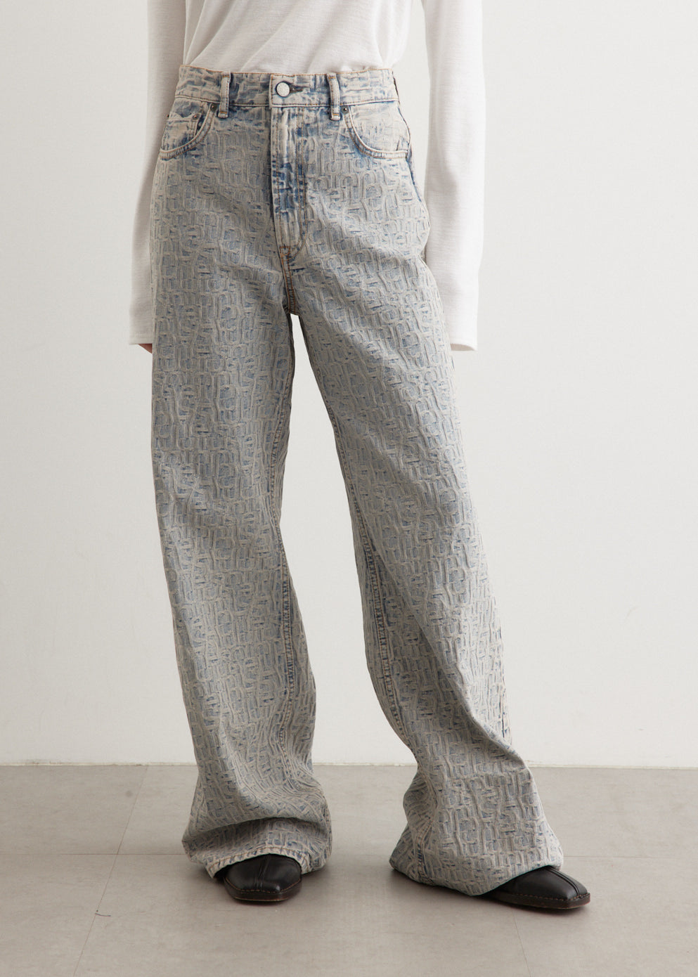 2022 High Waist Monogram Jeans for Women - Size 32 - Vintage Denim Pants with Unique Pattern | Perfect for Casual Wear, Date Night & Street Style Fashion