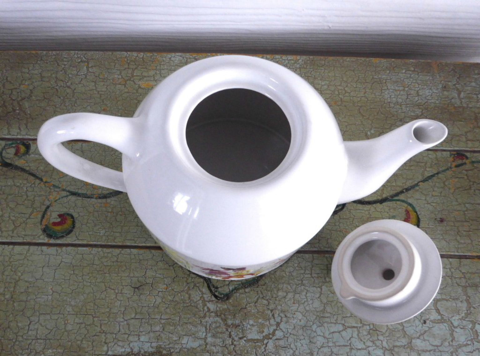 Marjolein Bastin Large Teapot with Hand-Painted Garden Flowers - Signed Floral Design Featuring Poppies, Holly, Daisies, Tulips & Daffodils | Perfect for Tea Lovers, Home Decor & Gift Giving