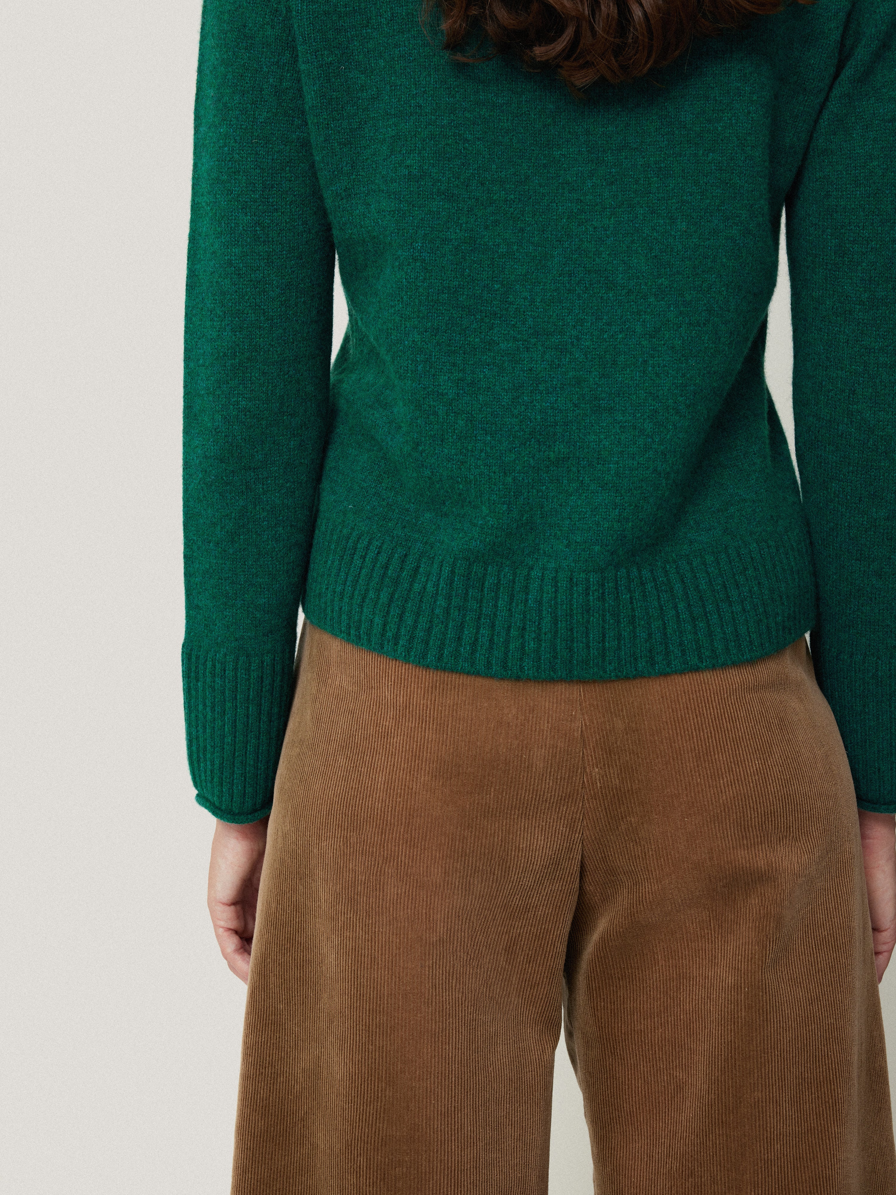 Soft & Warm Compact Wool Cashmere Blend Sweater in Sherwood Green | Cozy Winter Knitwear for Women & Men | Perfect for Office, Travel & Casual Outfits