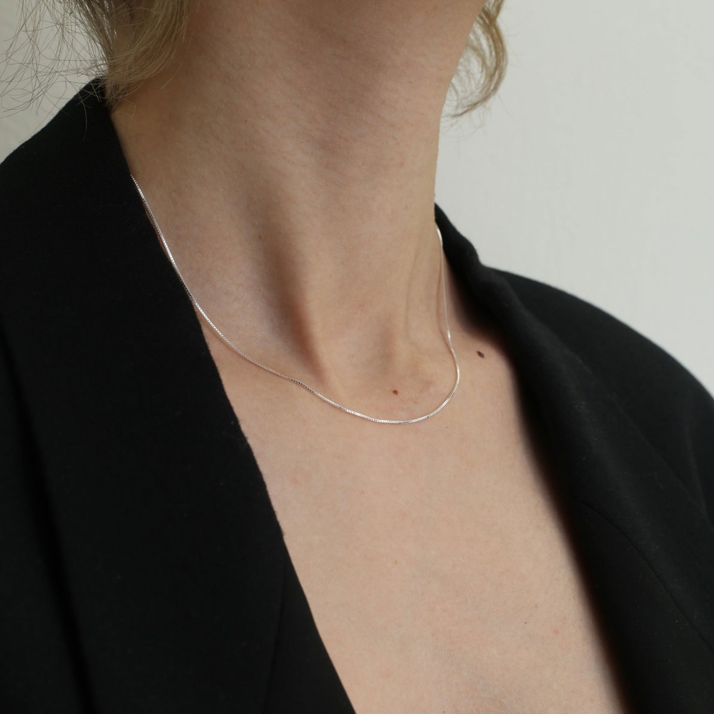 Shiny Silver Chain Necklace for Women - Elegant Layering Jewelry for Everyday Wear, Parties & Special Occasions