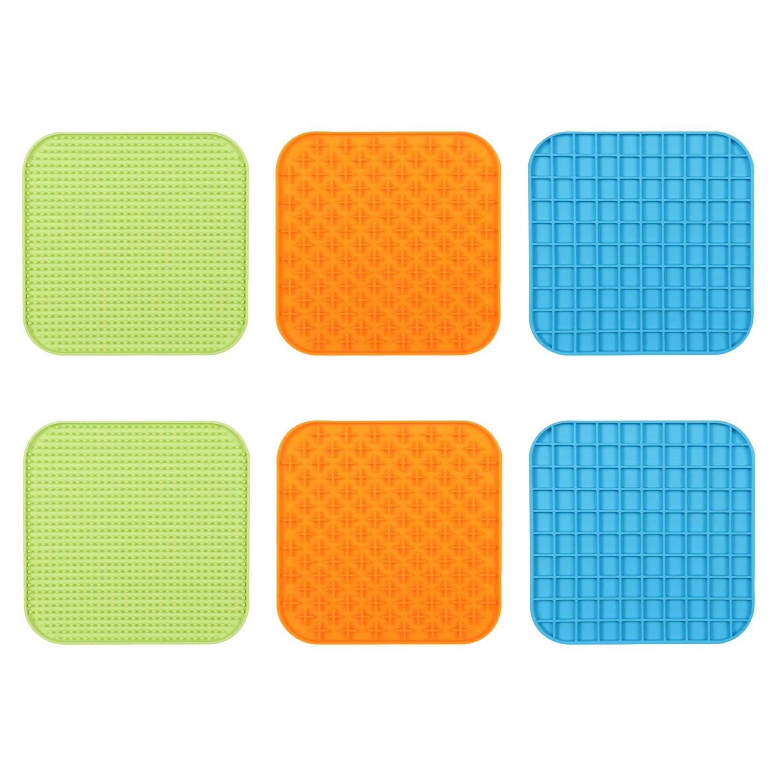 UJEAVETTE® Slow Feeder Dog Lick Mat - Fun Interactive Puzzle Toy for Dogs, Alternative to Snuffle Mat & Dog Bowl - Green - Perfect for Mealtime Enrichment, Anxiety Relief & Boredom Buster for Pets