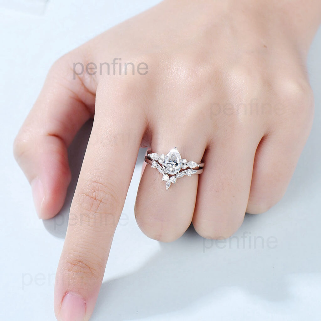 2pcs Pear Shaped Nadia Moissanite Engagement Ring Set - Elegant Wedding & Proposal Jewelry for Women - Perfect for Anniversaries, Valentine's Day & Special Occasions