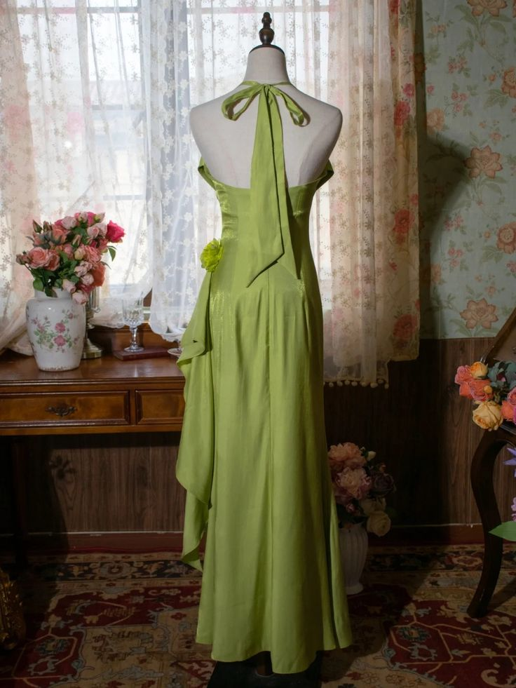 Elegant Halter Green Sheath Long Prom Dress with Ruffle Detail - Formal Evening Gown for Homecoming, Wedding, Ball & Special Occasions - Style J4964