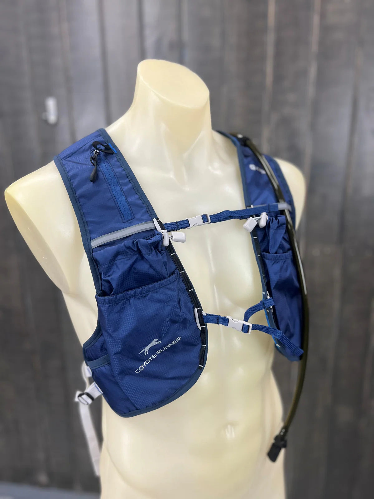 Caribee Coyote Runner 2L Hydration Vest - Lightweight Running Hydration Pack for Trail Runners & Hikers - Navy Blue - Perfect for Long Distance Running, Hiking & Outdoor Adventures