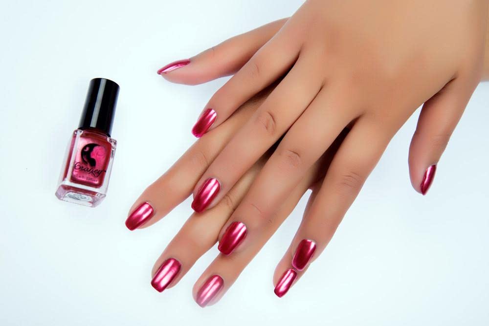 Holographic Chrome Nail Polish - Mirror Effect Metallic Quick Dry Nail Varnish for Bold & Glossy Nail Art | Perfect for Parties, Date Nights & Special Occasions