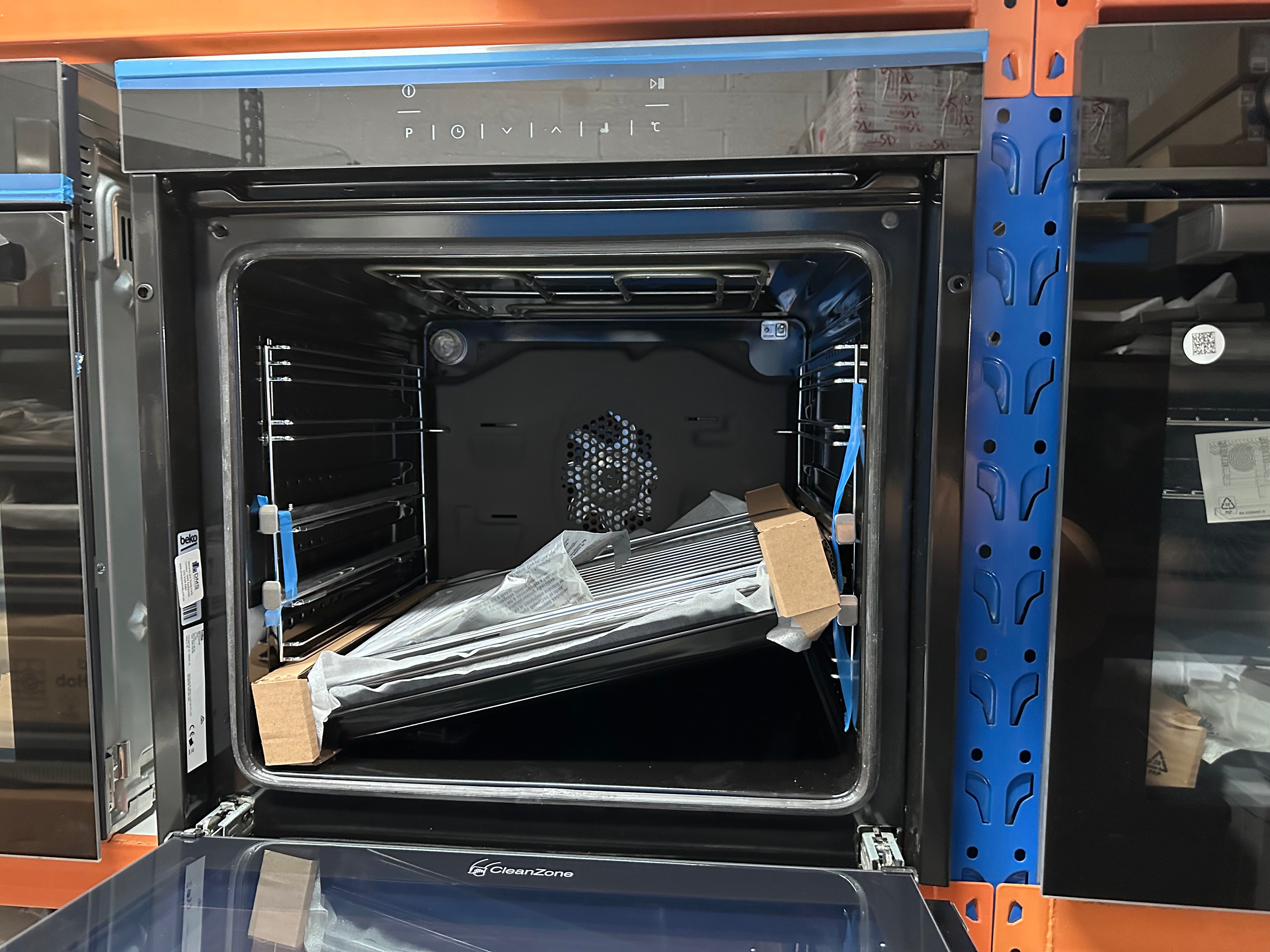 Beko BBO60B2PB 60cm Built-In Pyrolytic Oven with Side Venting - European Made (Carton Damage) - Perfect for Modern Kitchens, Baking, Roasting & Self-Cleaning