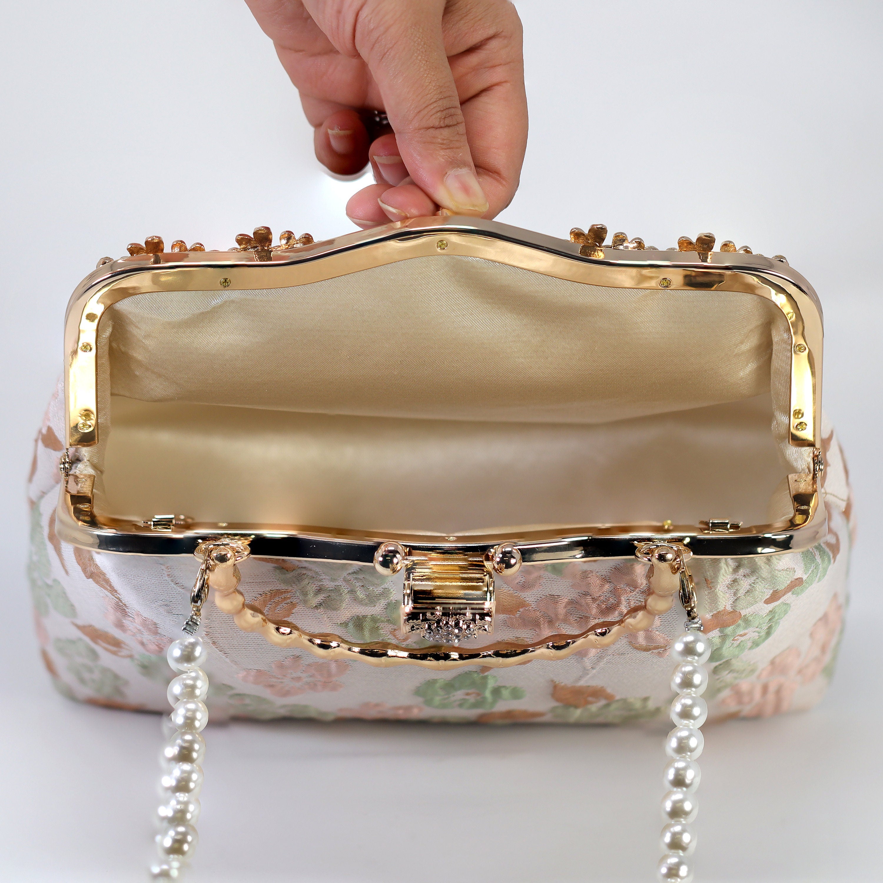 Elegant Peach Floral Embroidered Wedding Clutch Bag – Gold Bridal Evening Purse with Crossbody Strap for Brides, Bridesmaids & Formal Events