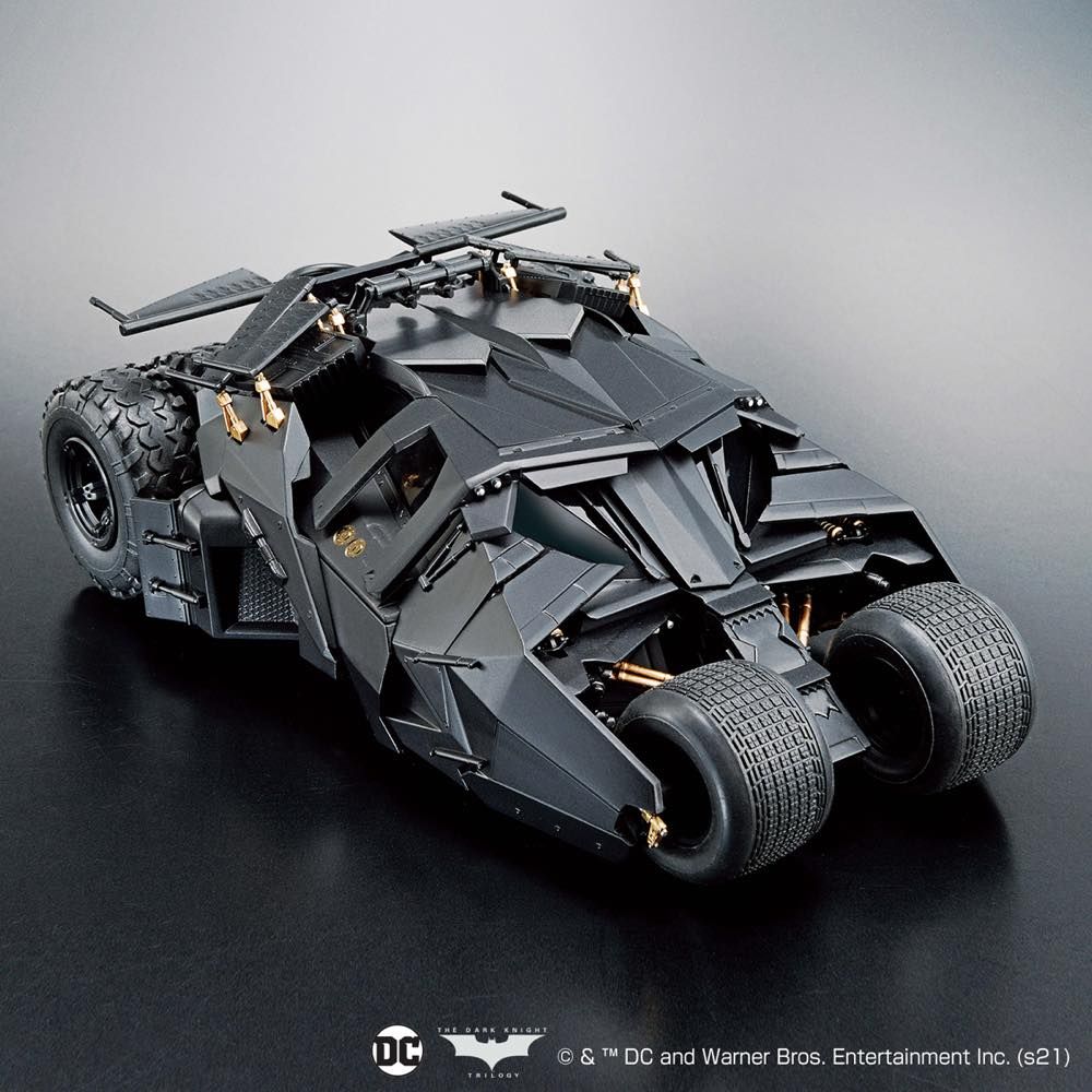 Bandai 1/35 The Dark Knight Trilogy Batmobile (Tumbler) Batman Begins Version Model Kit - Collectible DC Comics Movie Replica for Display & Action Scenes