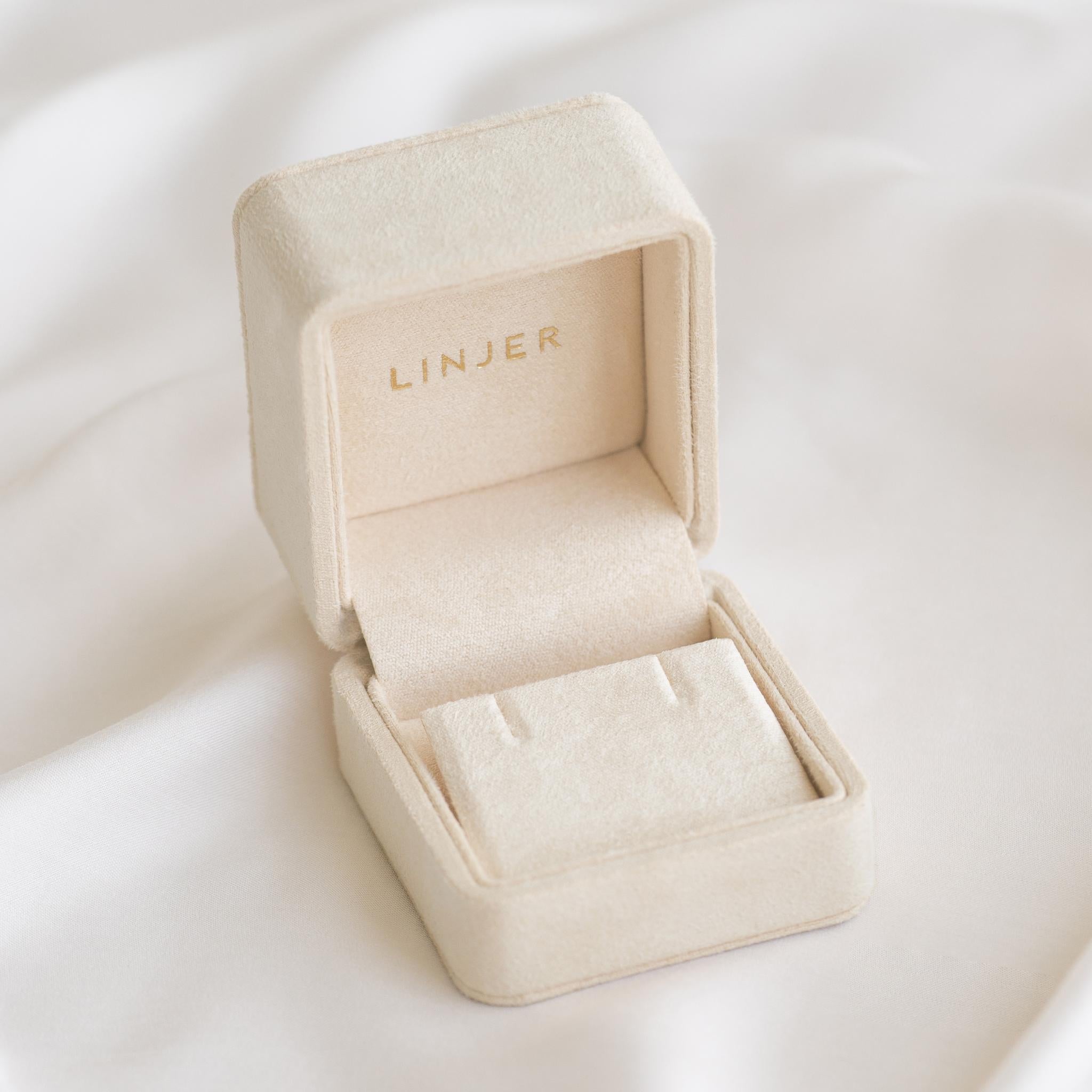 Luxury Velvet Jewelry Box for Earrings - Elegant Gift Box for Women, Perfect for Storage, Travel & Wedding Accessories
