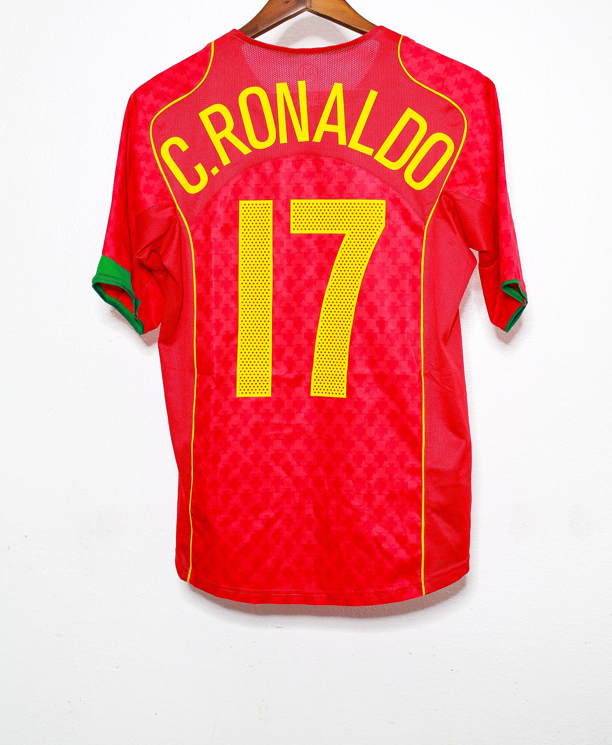 2004 Portugal #17 Cristiano Ronaldo Soccer Jersey - Vintage Football Shirt for Fans & Collectors - Perfect for Games, Events & Memorabilia Display