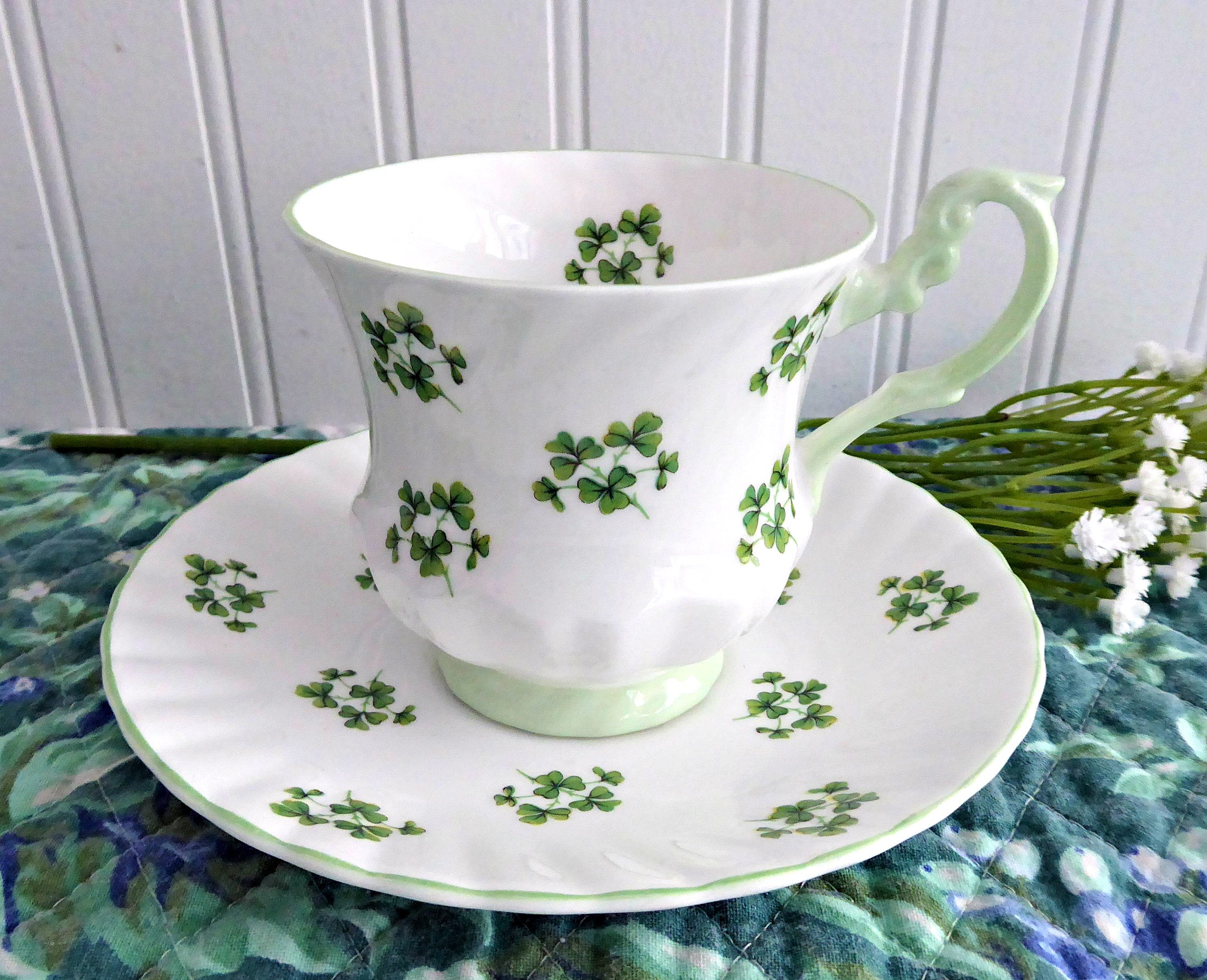Vintage 1970s Royal Dover English Bone China Shamrock Cup and Saucer Set - Floral Tea Cup for Afternoon Tea, Collectible Fine China for Home Decor and Gift Giving