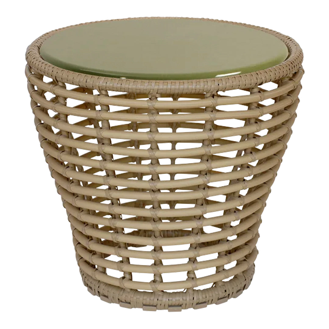 Outdoor Wicker Coffee Table - Small Round Basket Weave Side Table for Patio, Garden, or Balcony - Perfect for Relaxing with Coffee or Drinks