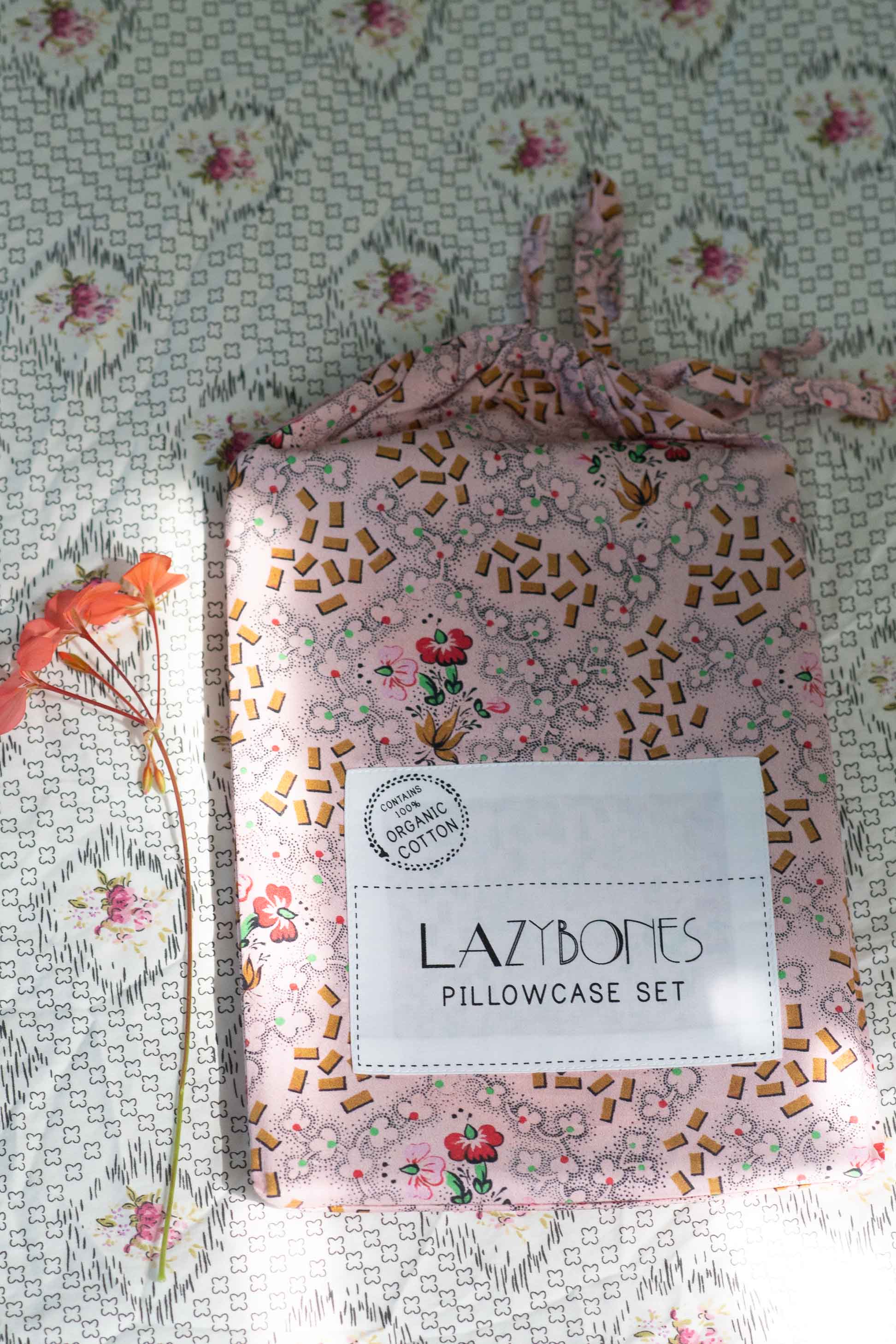 Organic Cotton Pillowcase Set with Australian Birds Design - Hypoallergenic & Breathable Bedding for Side Sleepers & Hot Sleepers - Perfect for Eco-Friendly Home Decor & Gift Giving