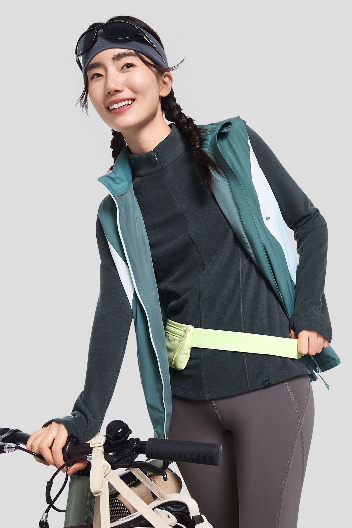 Women's Slim Fit Fleece Zip-Up Jacket - Mid Warmth Half Zip Top for Outdoor Hiking & Casual Wear