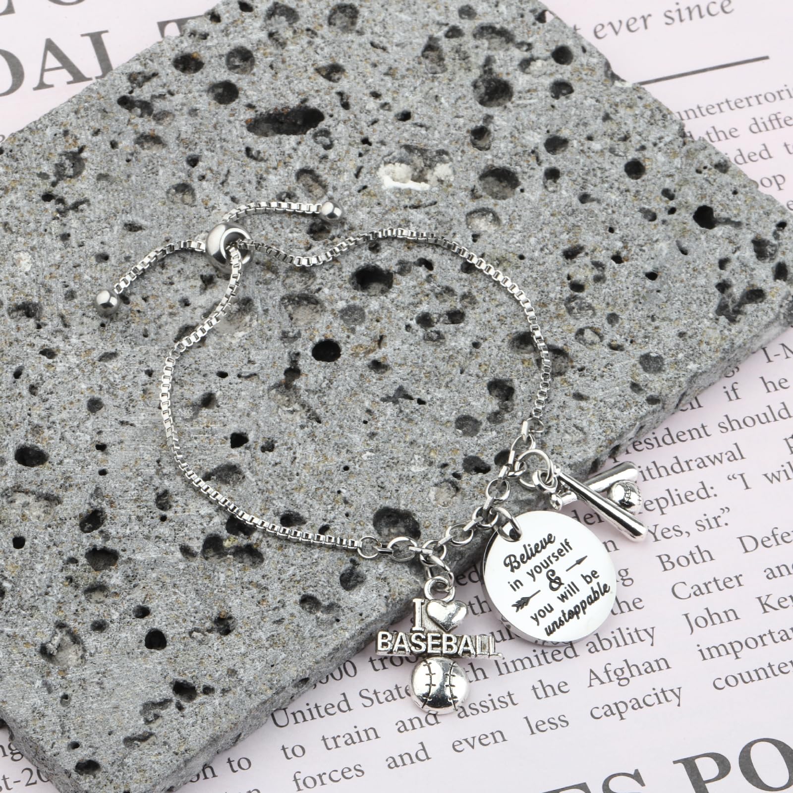 FUSTMW Baseball Keychain - Unique Softball Player Charm Gift for Baseball Moms & Players - Inspirational Baseball Jewelry for Fans - Perfect for Game Days, Team Gifts & Sports Enthusiasts