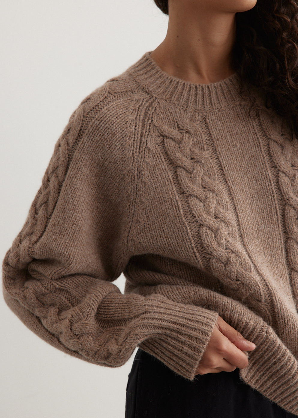 Luxury Alpaca Cashmere Cable Knit Sweater for Women - Soft Winter Pullover for Cozy Outfits & Holiday Gatherings