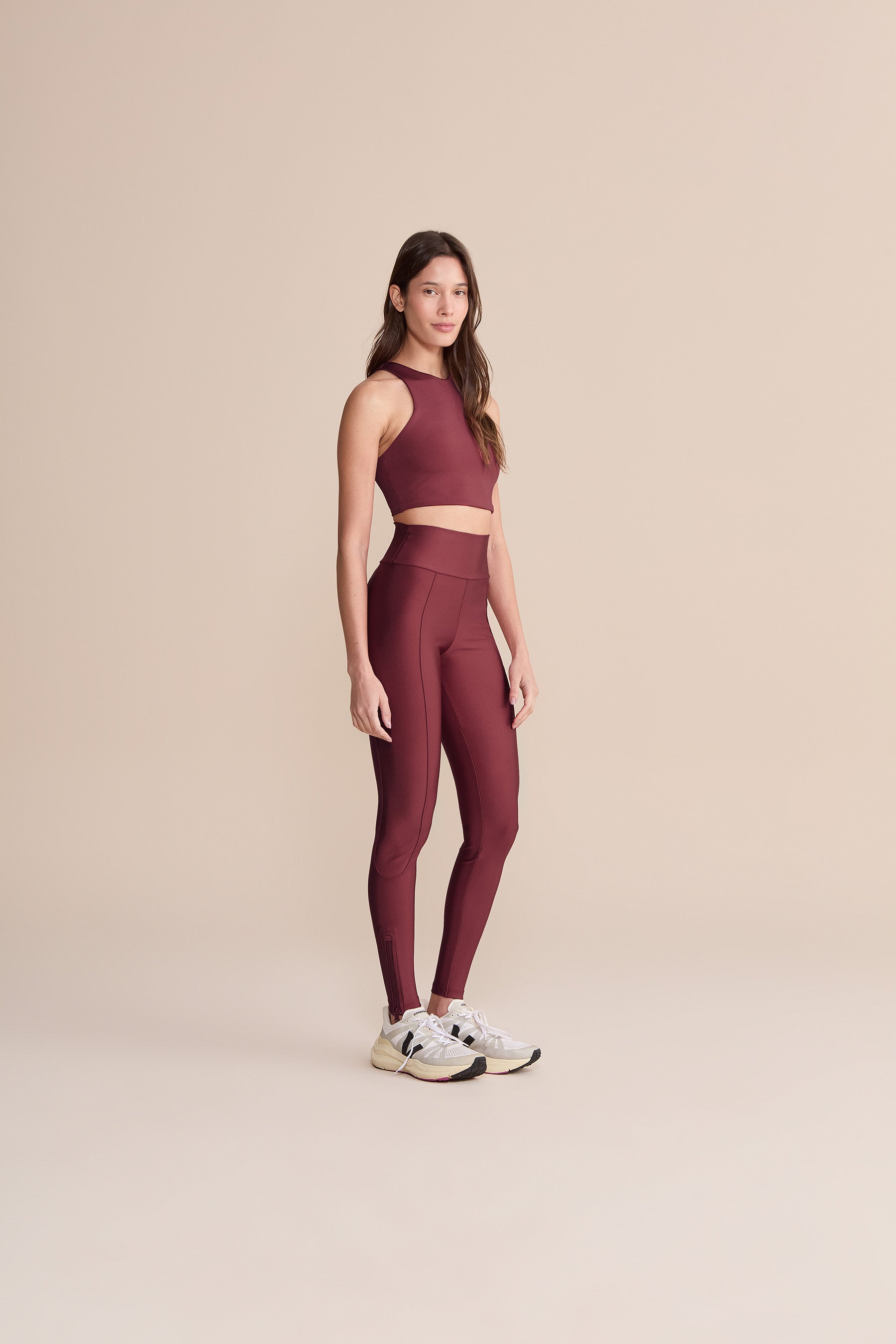 High Waist Sinuous Neoprene Shine Sports Bra - Breathable Workout Top for Yoga, Running & Gym - Plus Size Activewear for Women