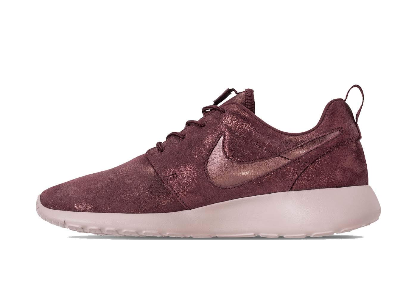 Nike Women's Roshe One Running Shoes - Lightweight Comfort for Jogging, Walking & Gym Workouts