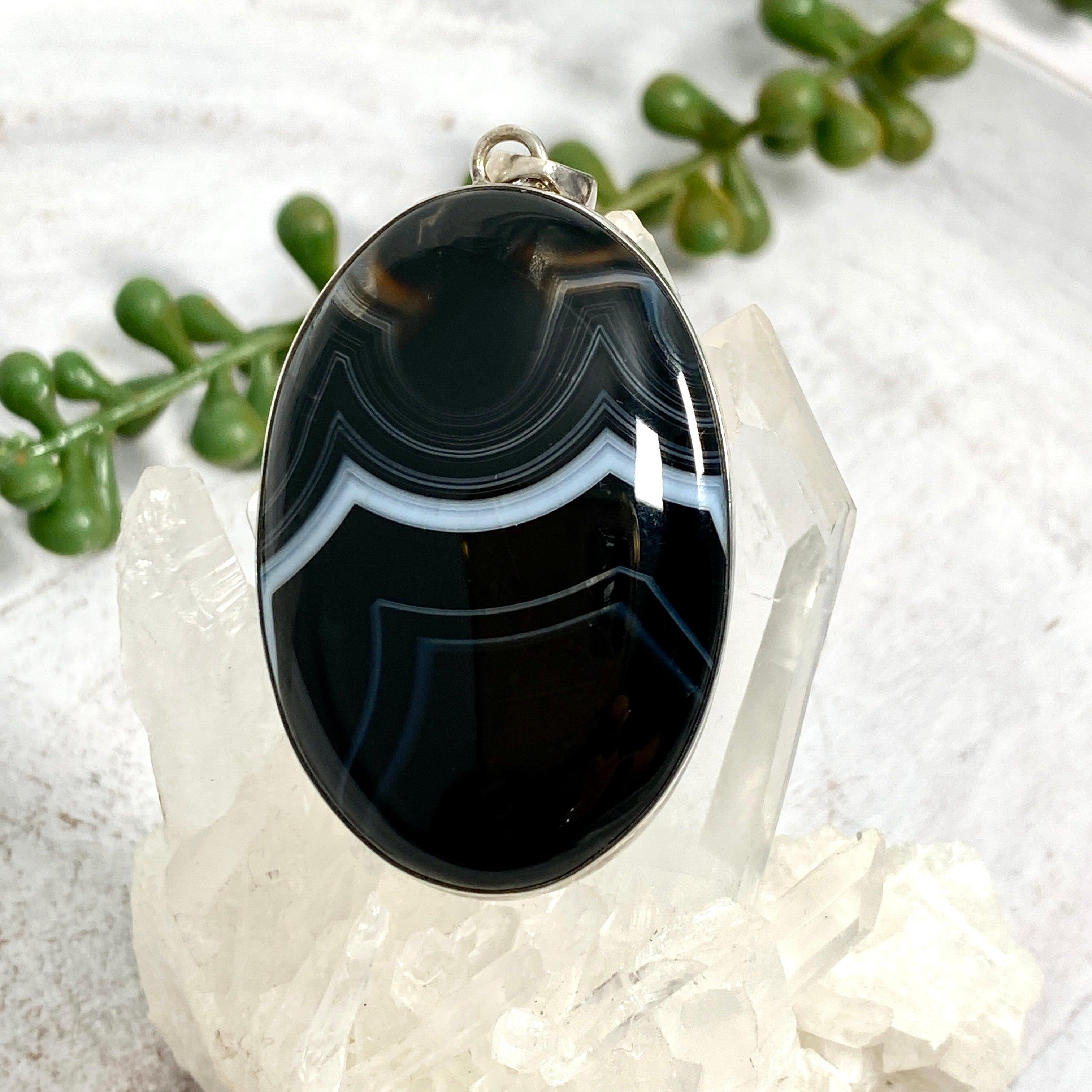 Natural Banded Agate Oval Cabochon Pendant Necklace - Handmade Gemstone Jewelry for Women - Perfect for Boho Style, Meditation & Spiritual Healing